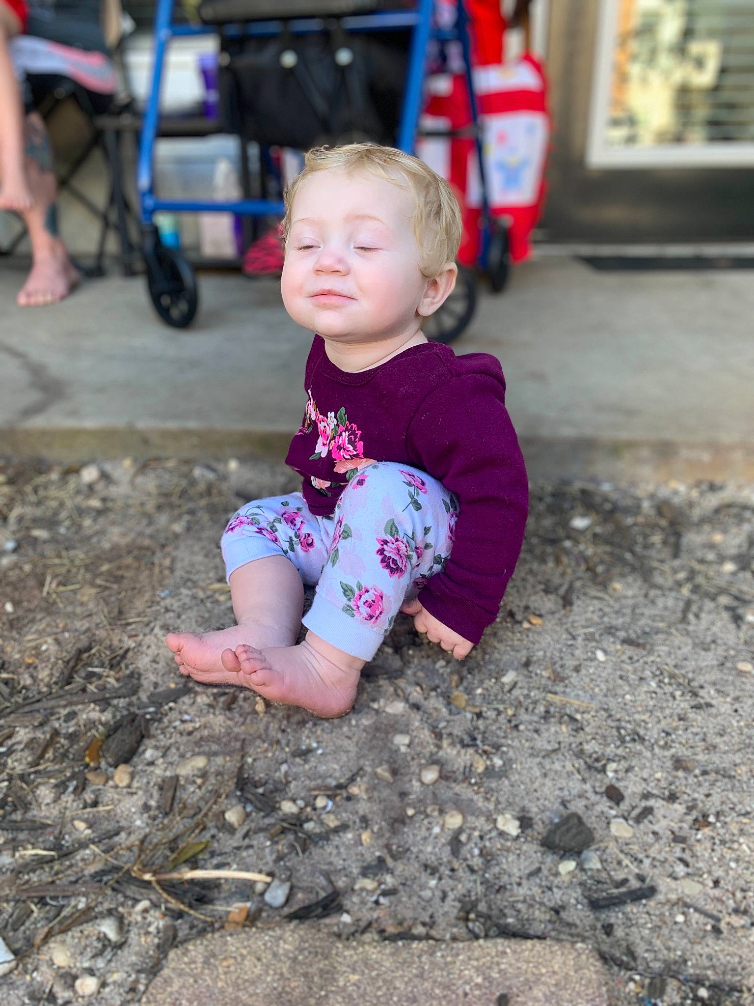 Kouvr is registered to the contest to win money with this photo: asphalt, baby_toddler_clothing, child, eye, face, fun, grass, happy, leisure, person, pink, recreation, road_surface, shoe, shorts, sneakers, soil, t_shirt, tire, toddler