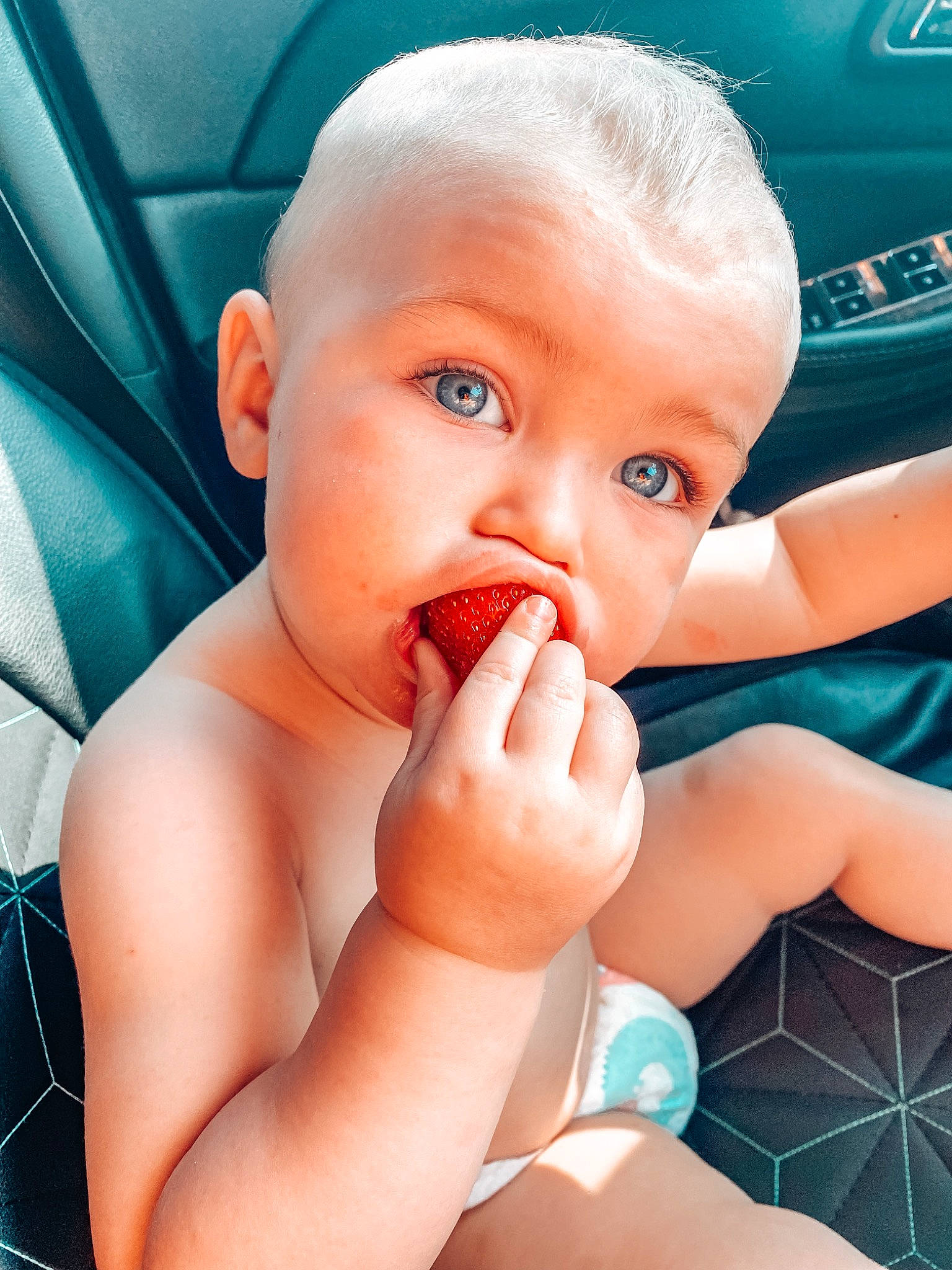 Lauren is registered to the contest to win money with this photo: arm, azure, blue, eyebrow, eyelash, facial_expression, finger, gesture, hand, happy, human_body, iris, joint, lip, mouth, muscle, nose, organ, person, skin