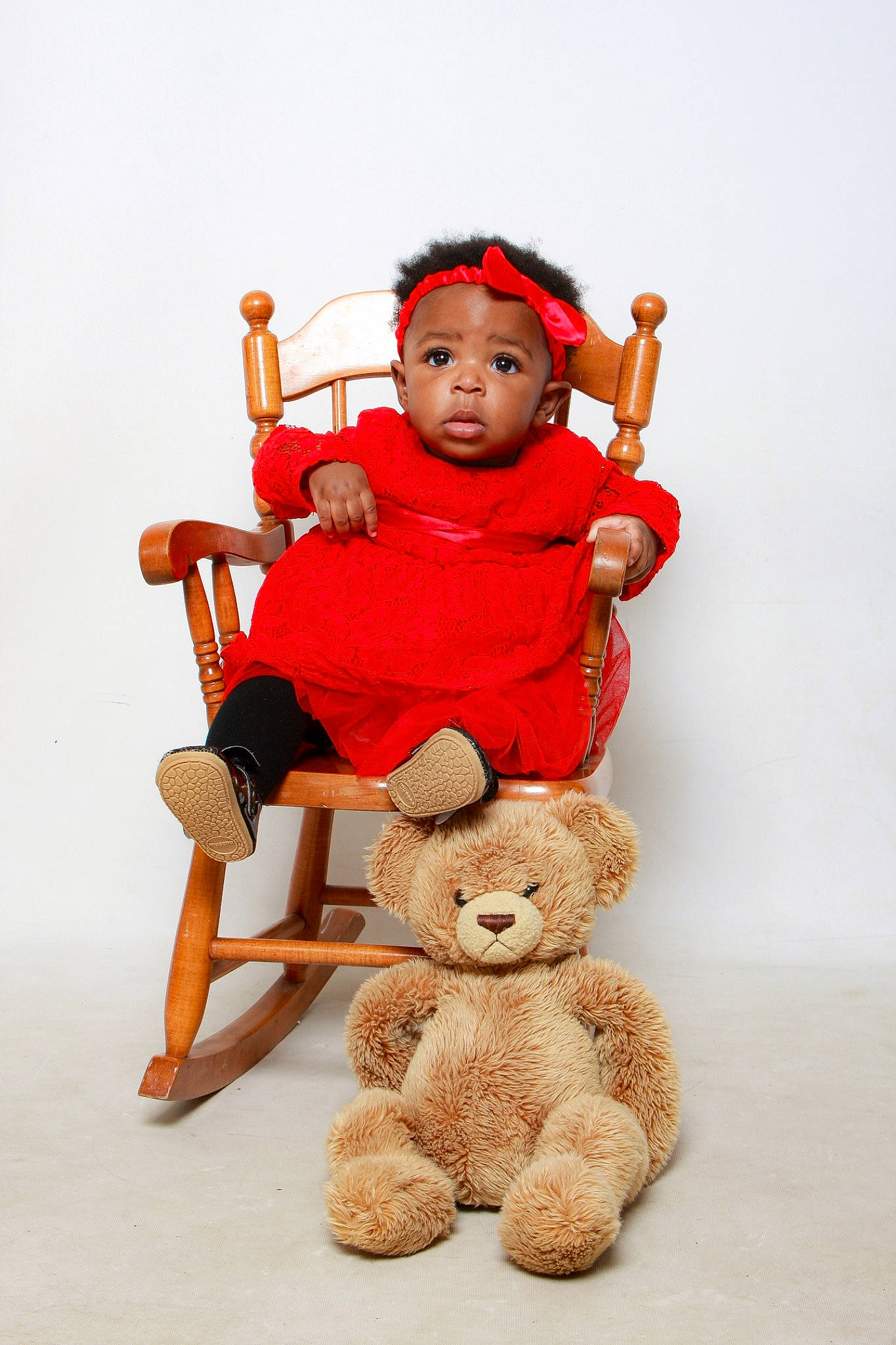 Naomi is registered to the contest to win money with this photo: arm, baby_products, baby_toddler_clothing, baby_toys, bear, chair, child, doll, eye, fur, happy, human_body, musical_instrument, person, plush, product, sitting, stuffed_toy, teddy_bear, toddler