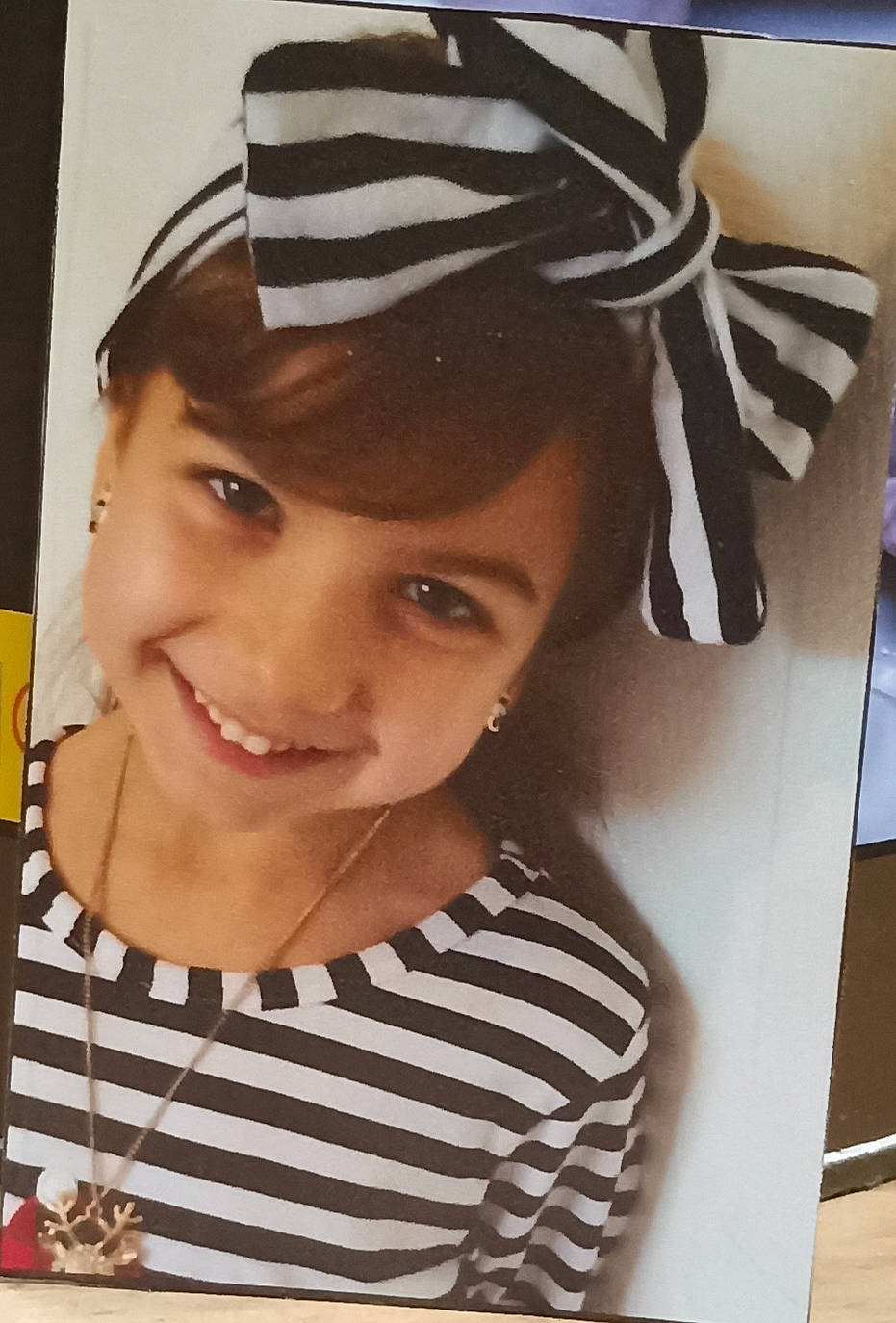 Keïla participe au concours pour gagner de l'argent avec cette photo : bangs, baseball_cap, cap, child, chin, cool, costume_hat, eyebrow, eyelash, fashion_accessory, fun, happy, headpiece, joy, lip, person, personal_protective_equipment, portrait_photography, selfie, sleeve