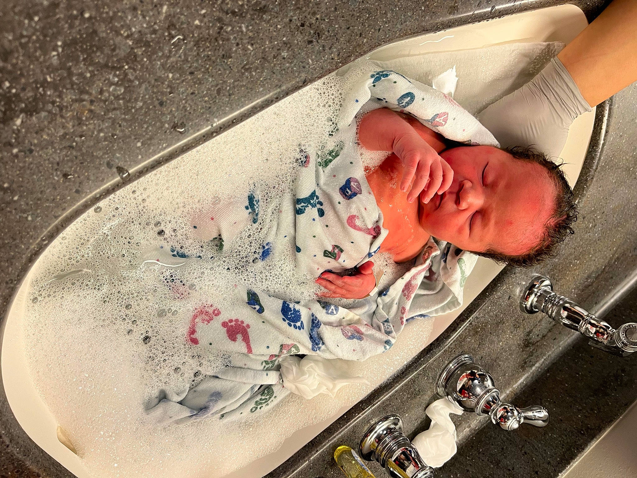 Aniya is registered to the contest to win money with this photo: art, eyewear, fashion_accessory, flesh, font, glass, hat, ink, jewellery, paint, painting, person, recreation, room, sleeve, toddler, visual_arts