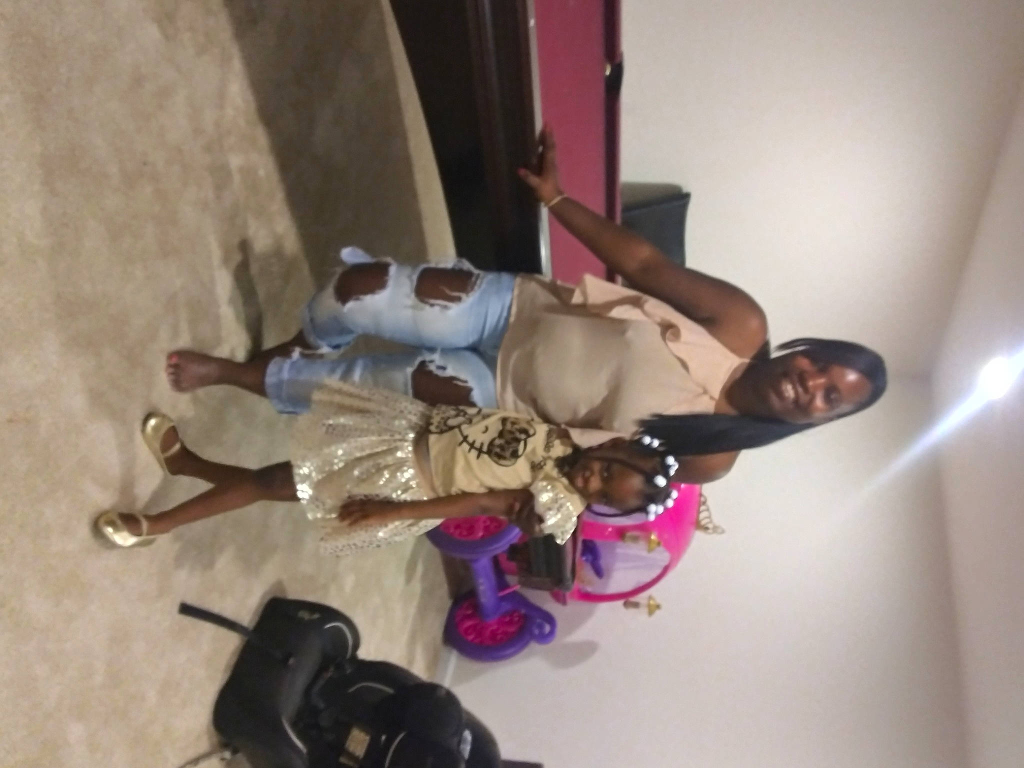 Judayah is registered to the contest to win money with this photo: footwear, joy, material_property, metal, person, room, shoe