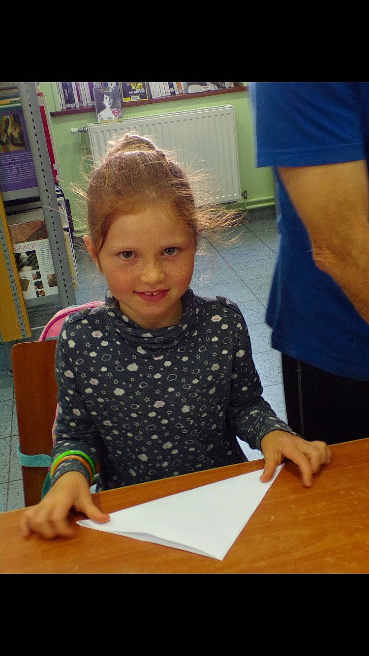 Charline a rejoint le concours — aidez-le/la à gagner de superbes lots ! child, design, eye, fun, girl, homework, joy, learning, pattern, person, play, product, reading, room, sitting, smile, toddler