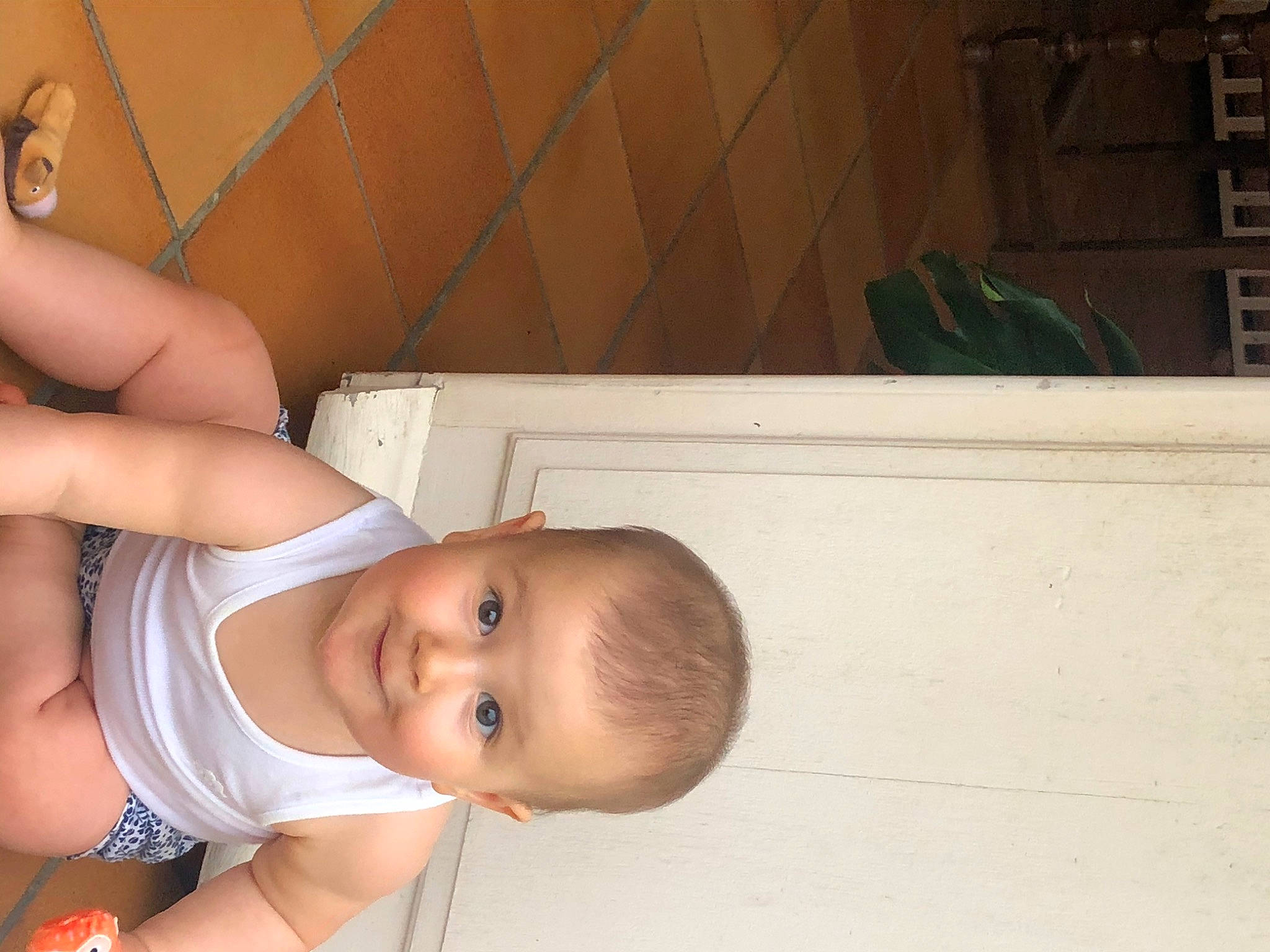 Romy a rejoint le concours — aidez-le/la à gagner de superbes lots ! baby, bathing, chest, child, hand, joy, leg, mouth, muscle, person, skin, thumb, toddler, trunk