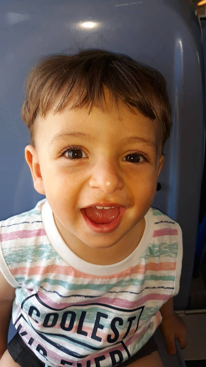 Amir participe au concours pour gagner de l'argent avec cette photo : cheek, child, chin, cool, eye, eyebrow, face, facial_expression, forehead, hair, hairstyle, head, lip, mouth, nose, organ, person, skin, smile, toddler