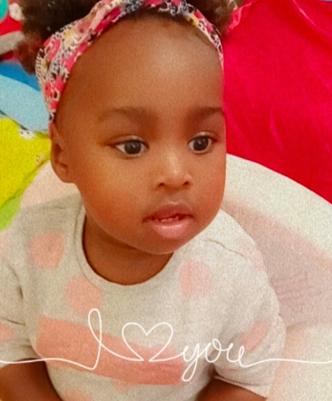 Keyla participe au concours pour gagner de l'argent avec cette photo : baby, cheek, dress, ear, eyebrow, eyelash, face, forehead, hand, happy, headgear, human_body, iris, lip, mouth, neck, nose, person, pink, skin