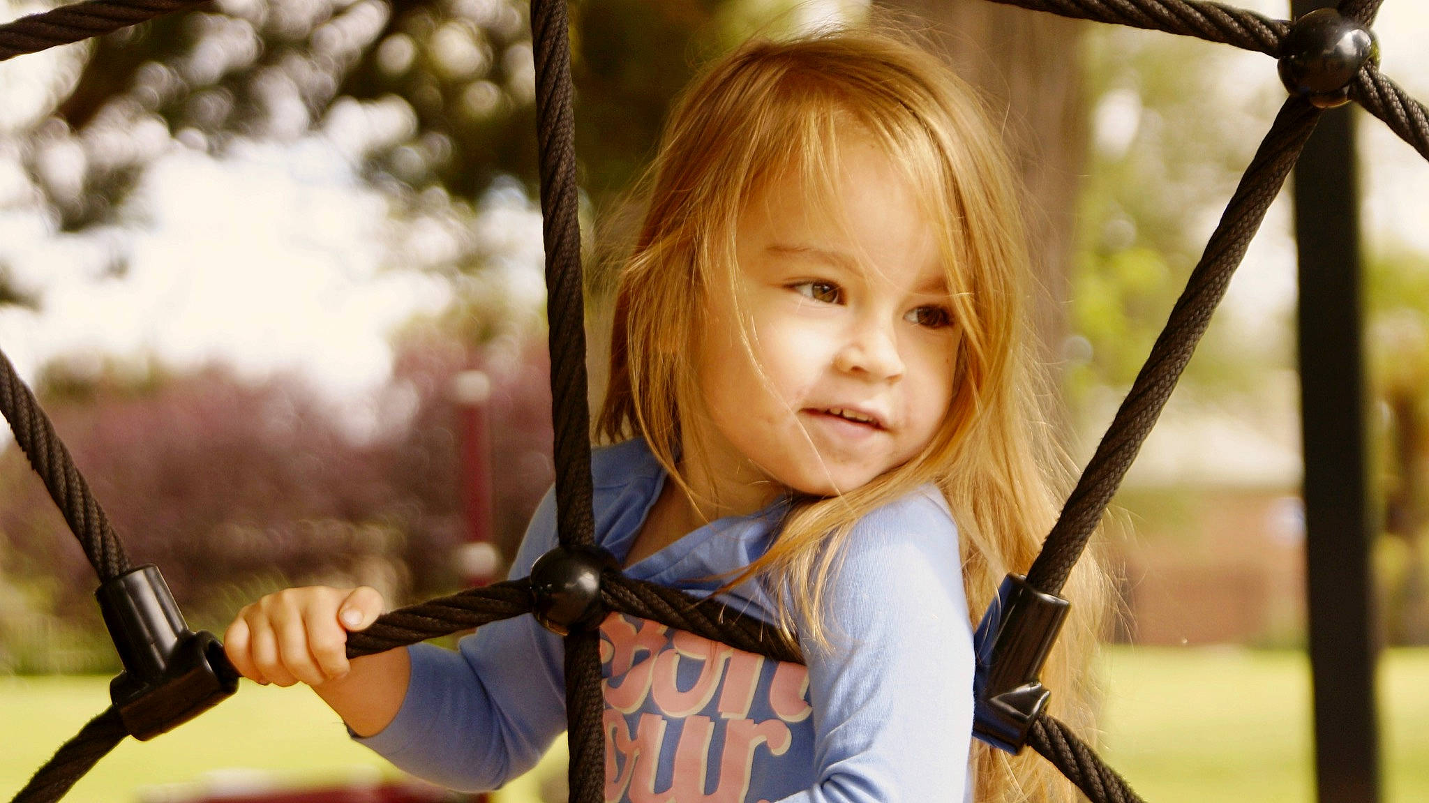 Olivia is registered to the contest to win money with this photo: child, person, photography, smile