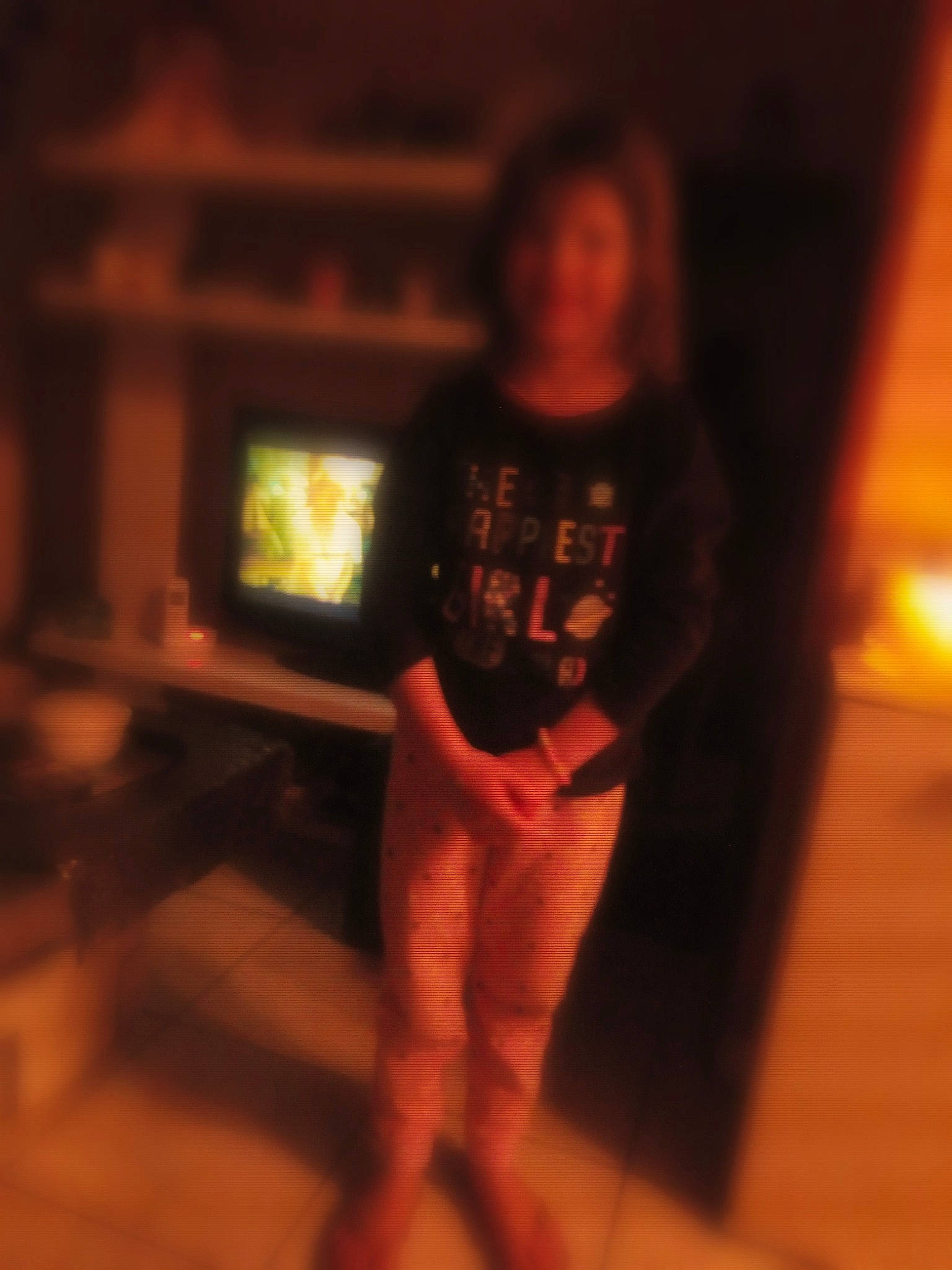 Coraline a rejoint le concours — aidez-le/la à gagner de superbes lots ! abdomen, blurred, chest, darkness, elbow, entertainment, event, flash_photography, flooring, fun, human_leg, knee, midnight, person, sleeve, sportswear, t_shirt, thigh, trunk, under_exposed