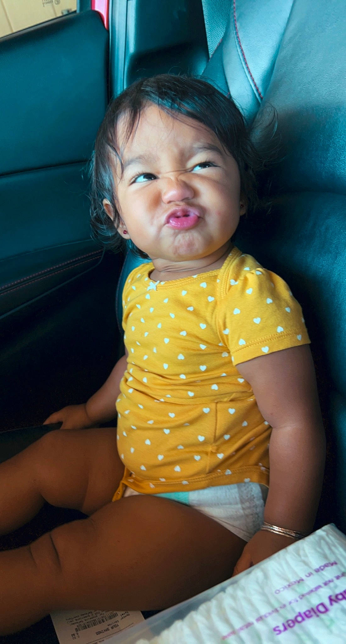 Serenity is registered to the contest to win money with this photo: blue, comfort, eye, face, finger, flash_photography, hair, hairstyle, human_body, iris, joint, leg, lip, mammal, mouth, neck, nose, person, skin, smile