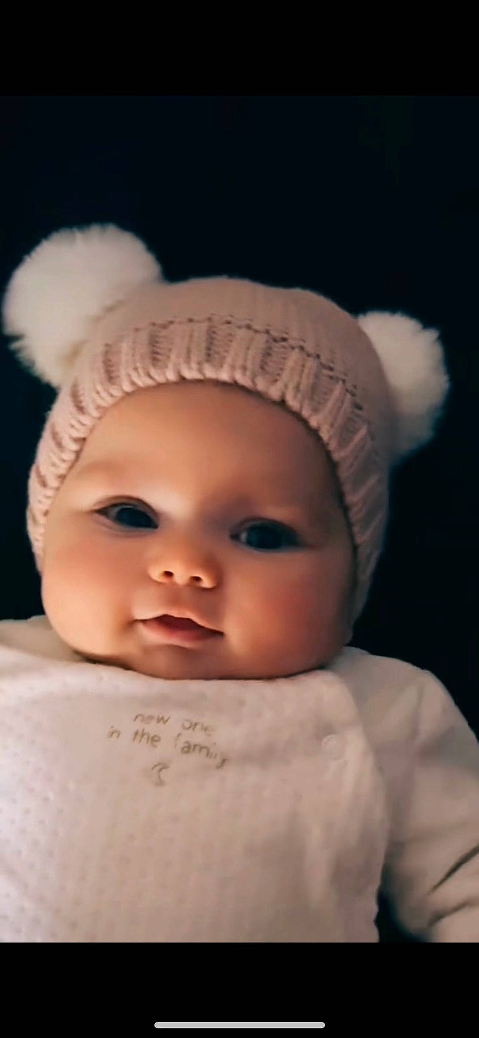 Meriem participe au concours pour gagner de l'argent avec cette photo : baby, baby_toddler_clothing, cap, cheek, chin, ear, eye, eyebrow, eyelash, flash_photography, fur, happy, headgear, headwear, iris, knit_cap, lip, nose, person, skin