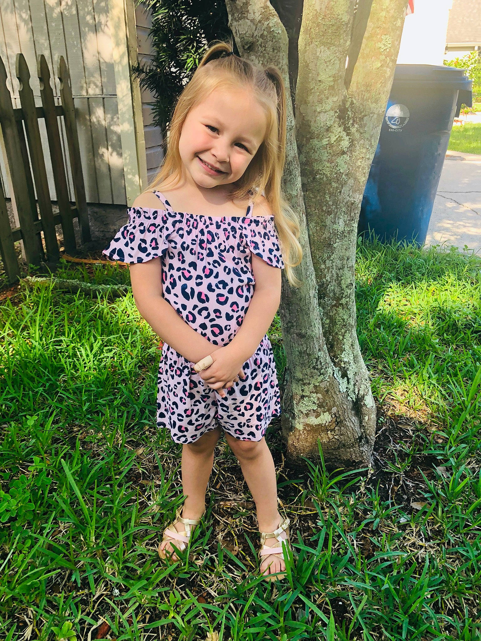 Lucia is registered to the contest to win money with this photo: child, design, dress, face, garden, grass, grass_family, happy, joy, pattern, person, plant, polka_dot, sleeve, smile, summer, t_shirt, toddler, tree, vacation