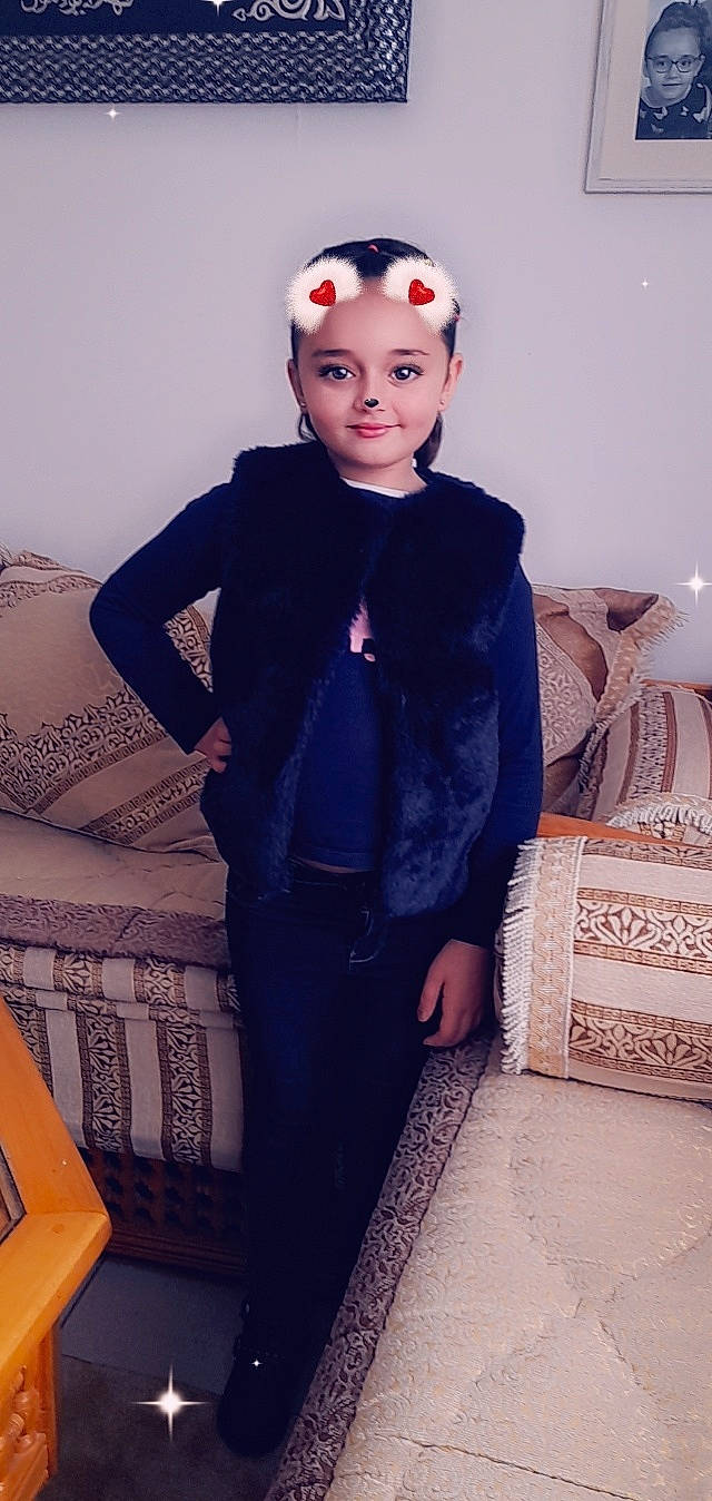 Lina a rejoint le concours — aidez-le/la à gagner de superbes lots ! black_hair, cap, cool, electric_blue, eyewear, fashion, fashion_accessory, fashion_design, flash_photography, formal_wear, hat, headpiece, headwear, jewellery, joy, lip, magenta, pattern, person, red_hair