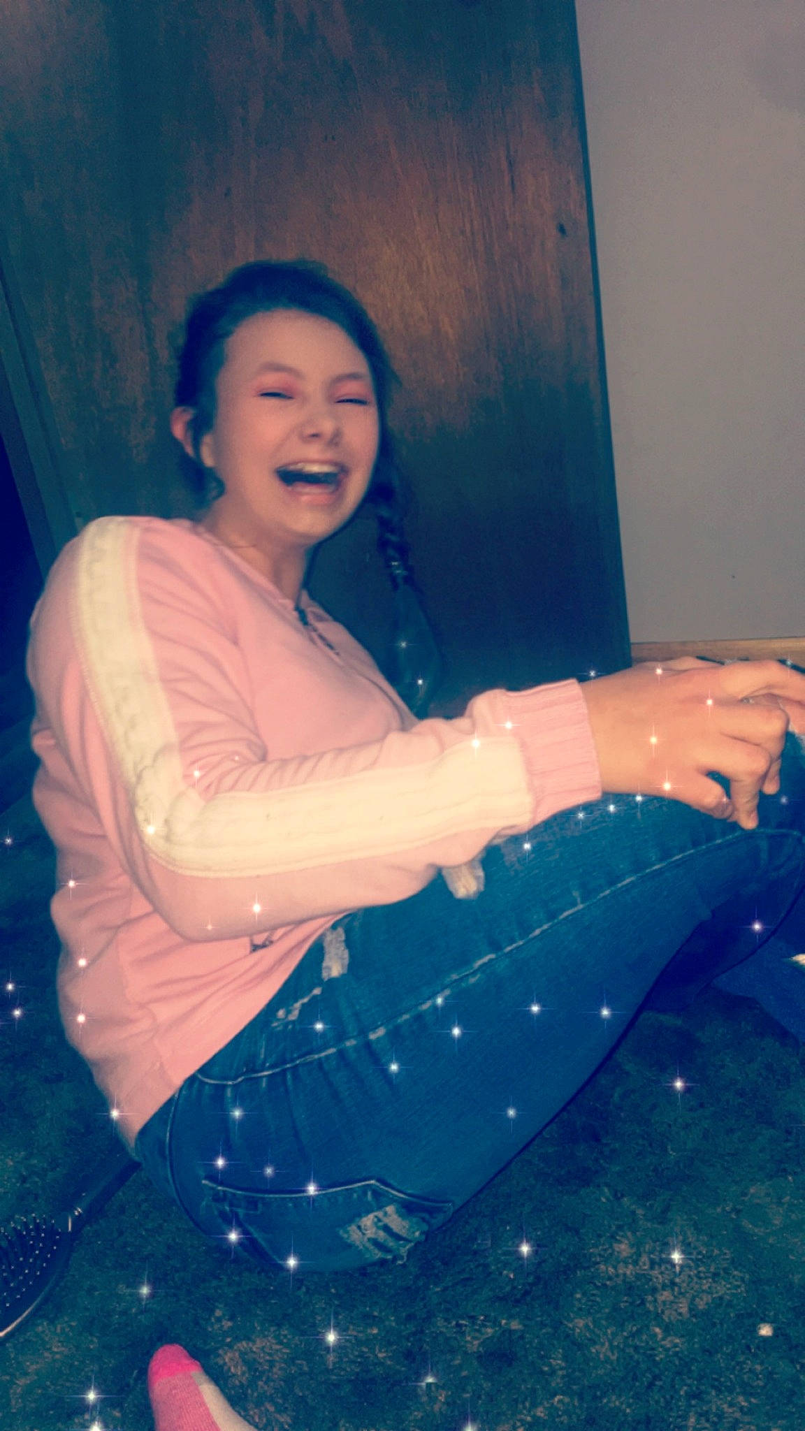 Mckynize is registered to the contest to win money with this photo: arm, fun, person, sitting, smile