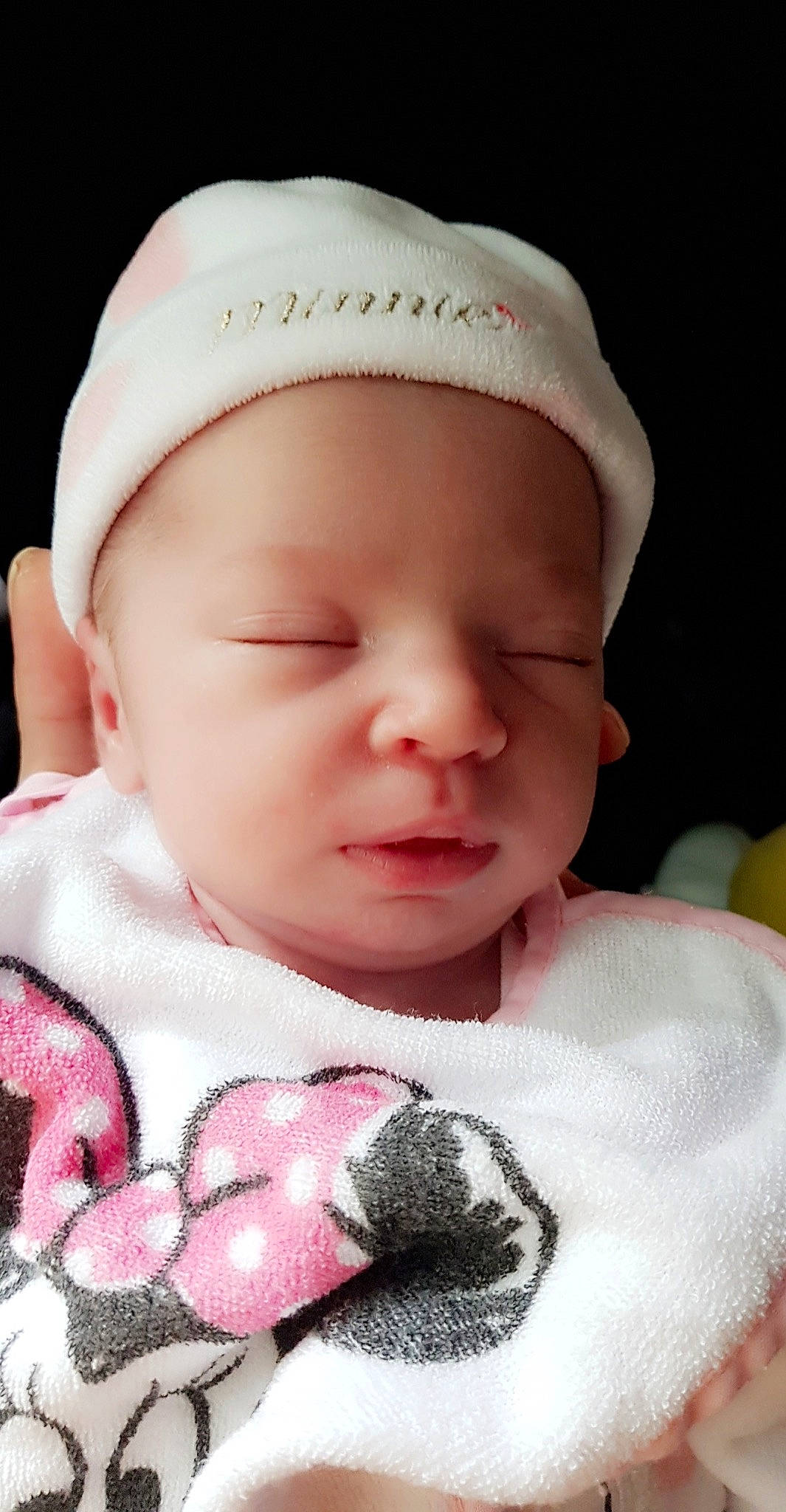 Aïyana a rejoint le concours — aidez-le/la à gagner de superbes lots ! baby, baby_sleeping, beauty, bonnet, cheek, child, face, head, headgear, lip, mouth, nose, person, photography, pink, skin, smile, toddler