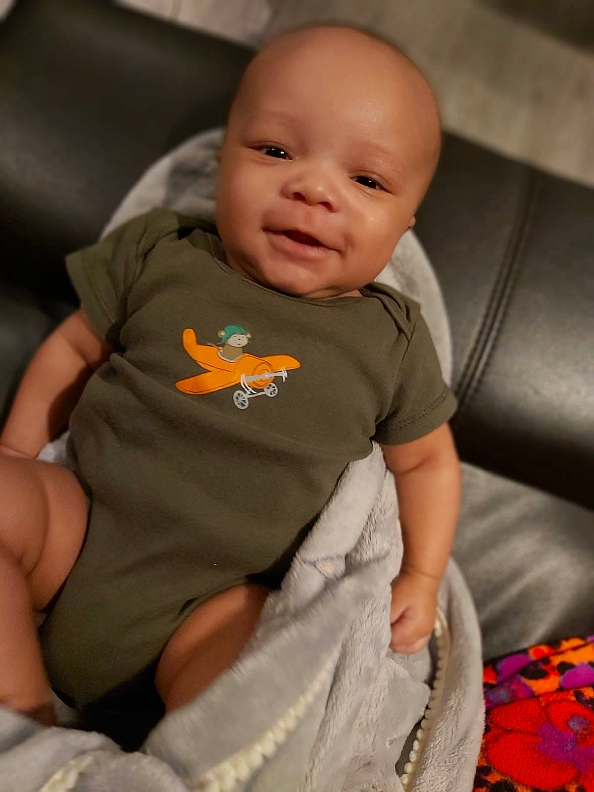 Jayden participe au concours pour gagner de l'argent avec cette photo : baby, baby_products, baby_toddler_clothing, cheek, child, person, product, skin, toddler