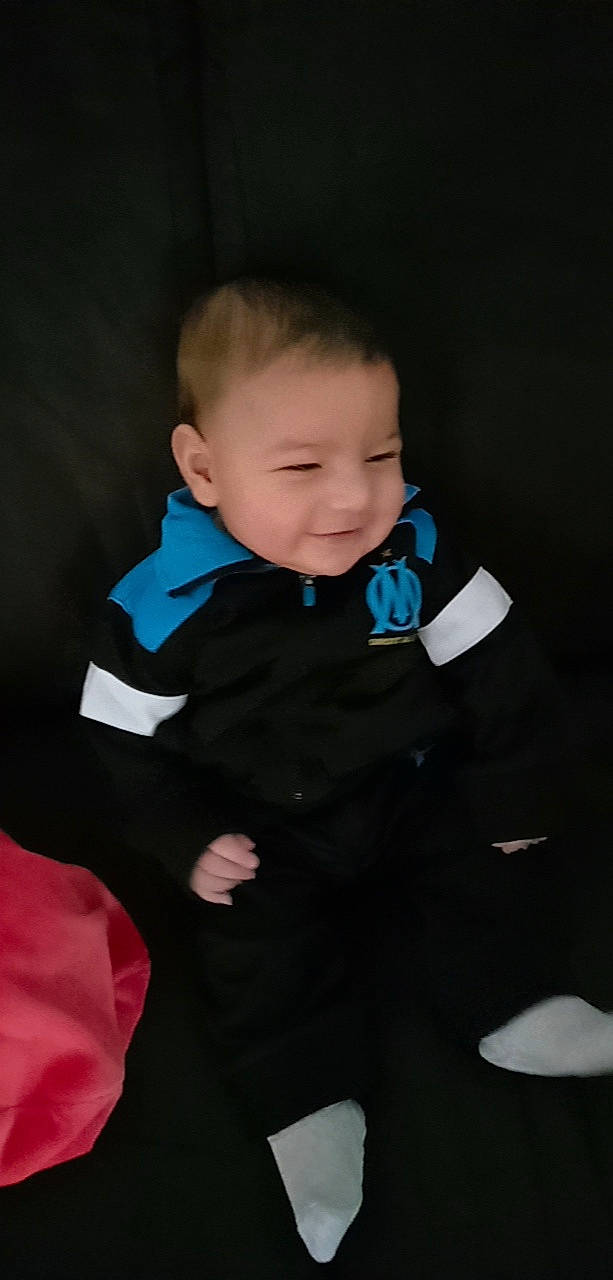 Mike a rejoint le concours — aidez-le/la à gagner de superbes lots ! baby, baby_toddler_clothing, blazer, cheek, collar, comfort, electric_blue, flash_photography, formal_wear, happy, human_body, iris, joy, outerwear, pattern, person, sleeve, smile, suit, t_shirt