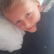 Enzo participe au concours pour gagner de l'argent avec cette photo : baby, blond, cheek, child, chin, ear, eye, eyebrow, face, forehead, hair, head, lip, mouth, neck, nose, photography, skin, sky, toddler