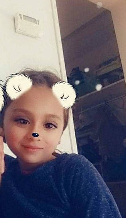 Lyloo a rejoint le concours — aidez-le/la à gagner de superbes lots ! audio_equipment, black_hair, chin, ear, eyelash, face, flash_photography, forehead, happy, head, human_body, iris, jaw, joy, lip, neck, nose, person, personal_protective_equipment, selfie