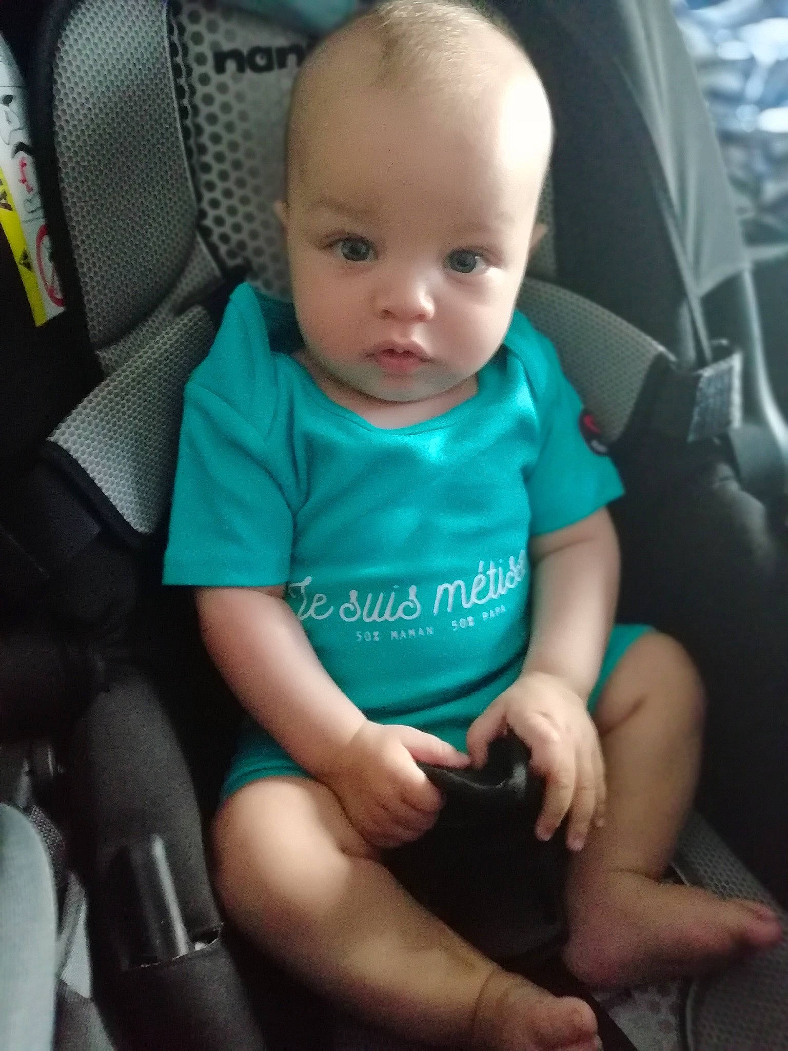 Joachim participe au concours pour gagner de l'argent avec cette photo : auto_part, baby, baby_carriage, baby_in_car_seat, baby_products, car_seat, cheek, child, cool, head, person, product, seat_belt, sitting, skin, smile, toddler