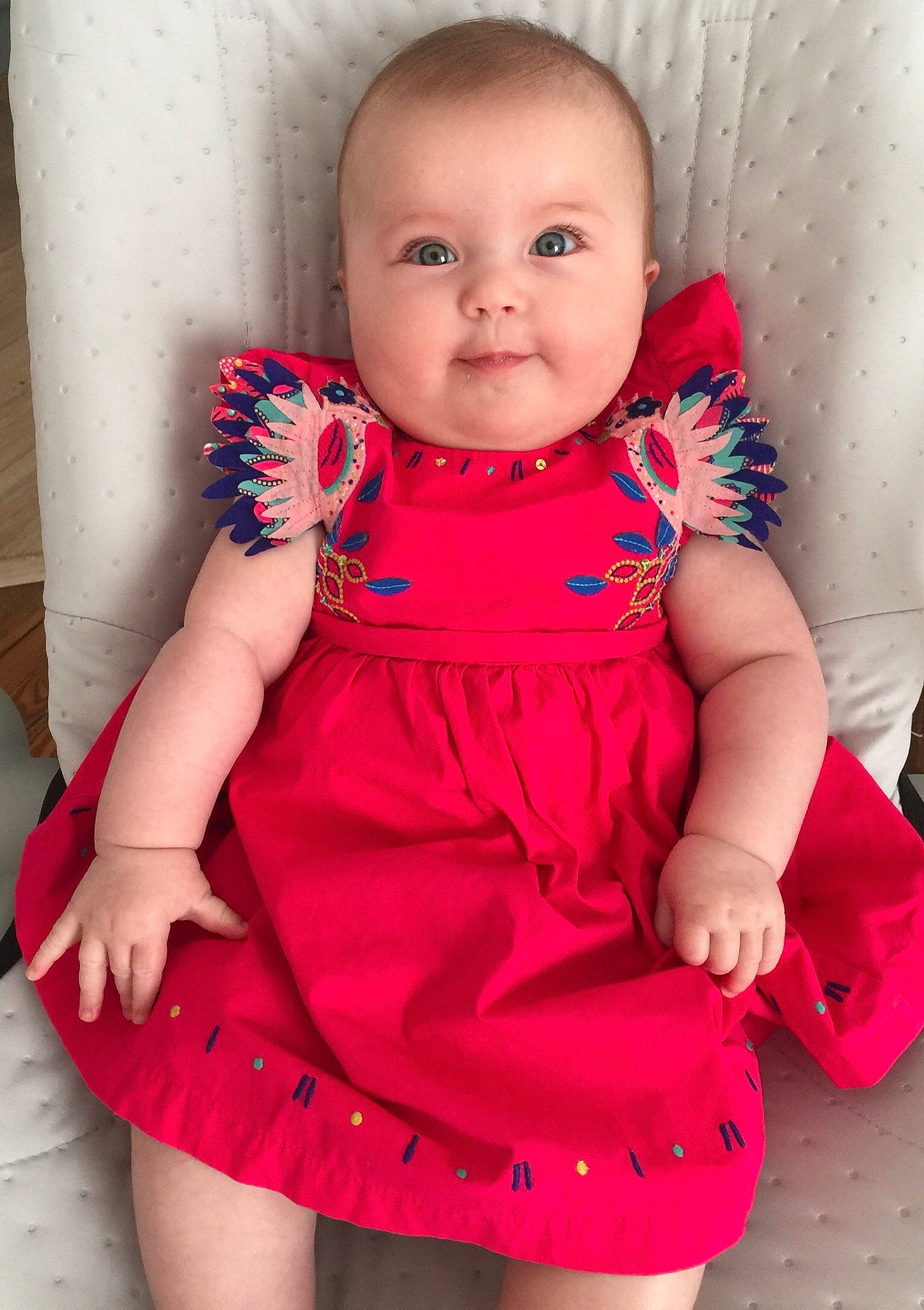 Alina a rejoint le concours — aidez-le/la à gagner de superbes lots ! baby, baby_products, baby_toddler_clothing, cheek, child, child_model, clothing, dress, magenta, pattern, person, pink, ruffle, sitting, skin, textile, toddler