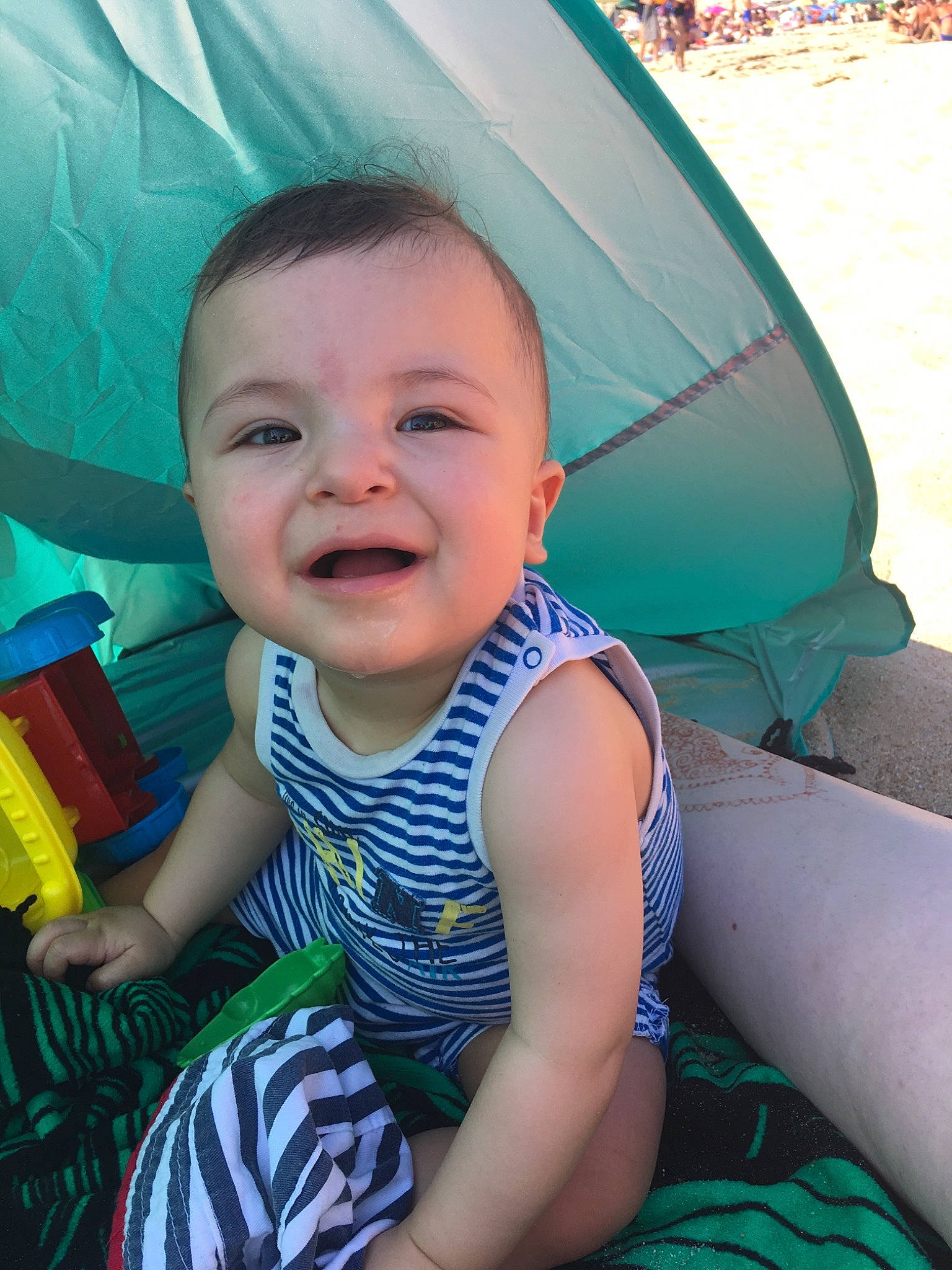 Amine a rejoint le concours — aidez-le/la à gagner de superbes lots ! black_hair, blue, boy, cheek, child, cool, day, eye, face, fun, girl, green, head, infant, person, product, sitting, skin, smile, toddler