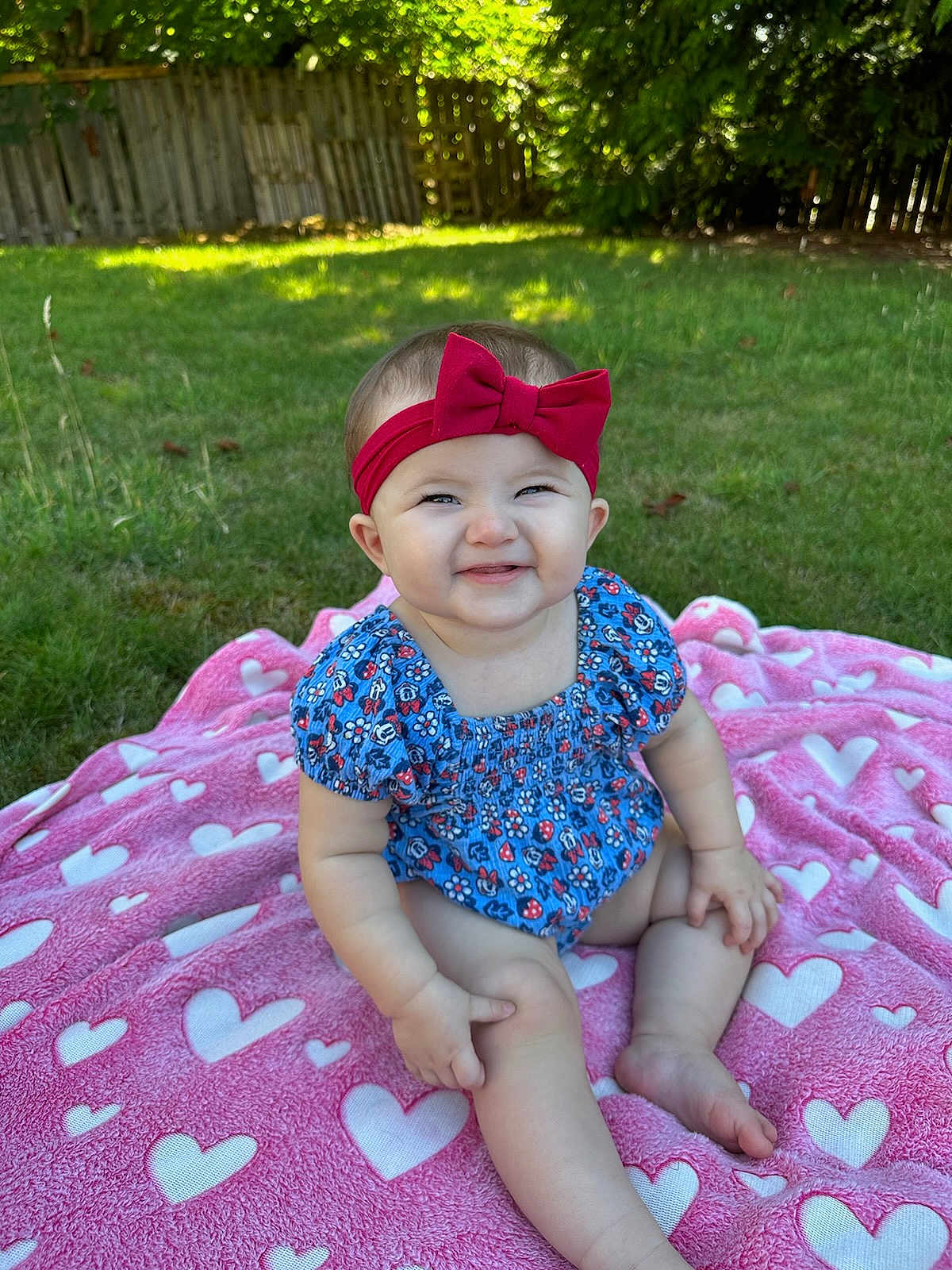 Neyvayda is registered to the contest to win money with this photo: baby, backyard, clothing, dress, face, grass, head, lawn, nature, outdoors, park, person, photography, plant, portrait, quilt, summer, tree, vegetation, yard