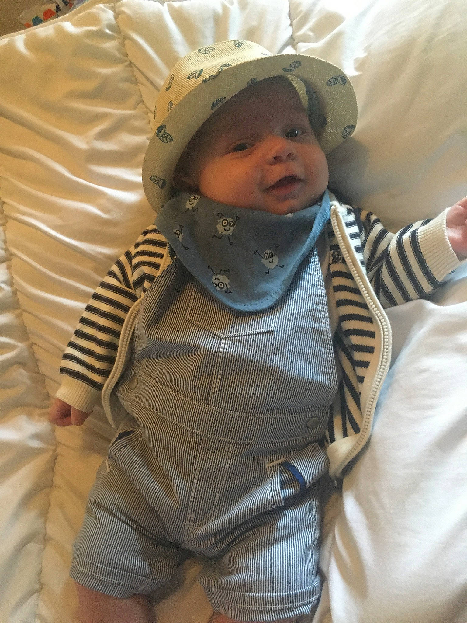 Ylian participe au concours pour gagner de l'argent avec cette photo : baby, child, headwear, person, toddler