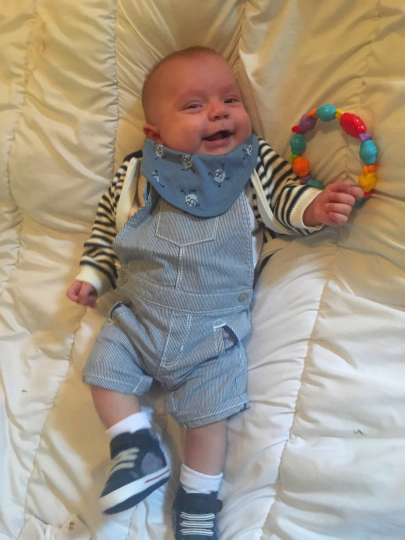 Ylian a rejoint le concours — aidez-le/la à gagner de superbes lots ! baby, baby_products, baby_toddler_clothing, child, person, play, product, skin, smile, toddler