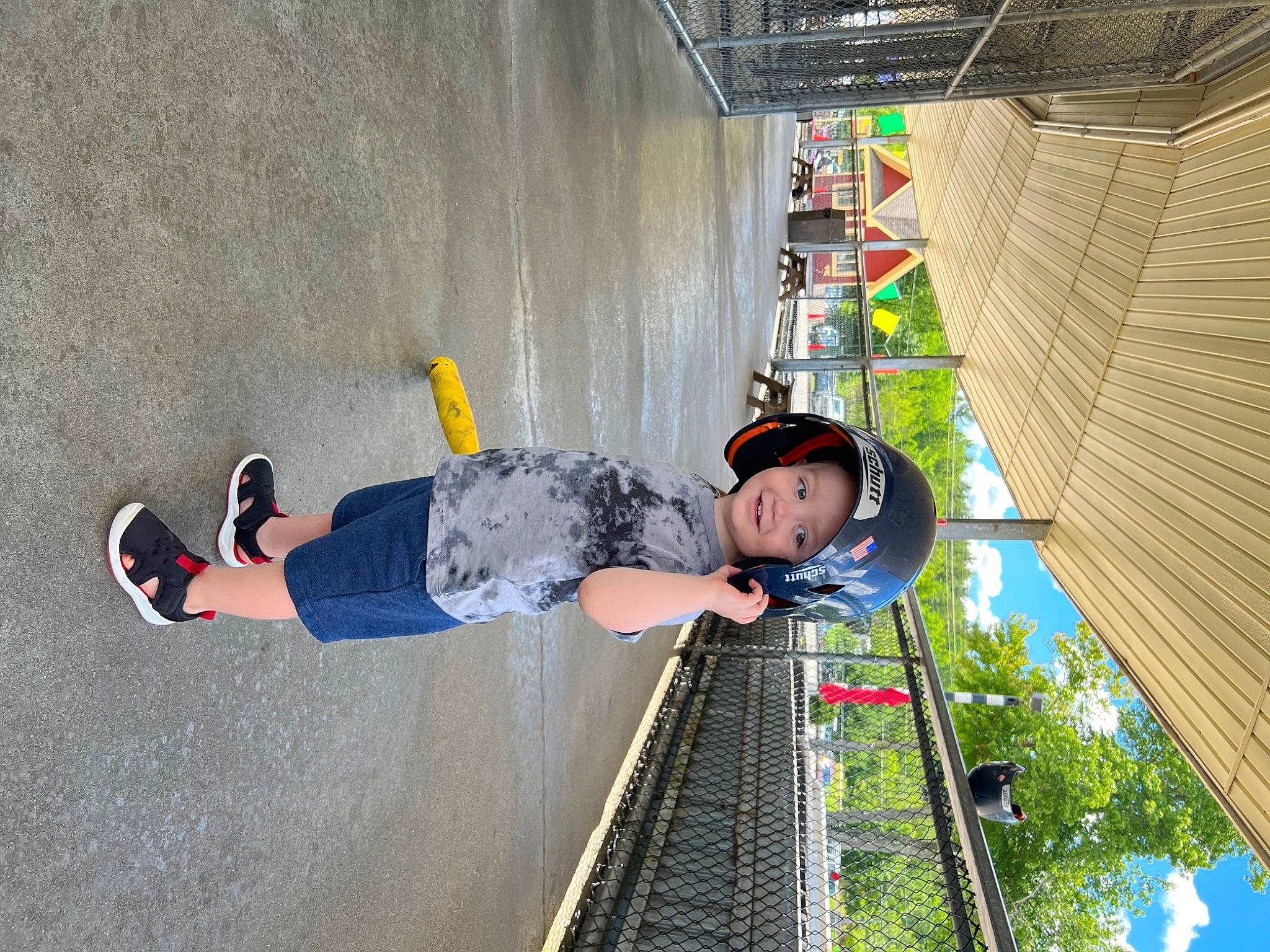 Réal joined the competition — help win amazing prizes! adventure, asphalt, child, concrete, facade, fun, hat, headwear, joy, leisure, line, person, plant, recreation, sky, t_shirt, toddler, tree