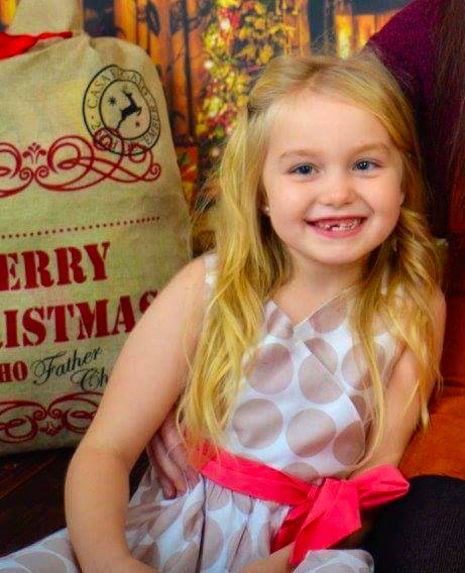 Demi-leigh is registered to the contest to win money with this photo: blond, brown_hair, child, child_model, girl, hair, hairstyle, human_hair_color, joy, long_hair, toddler