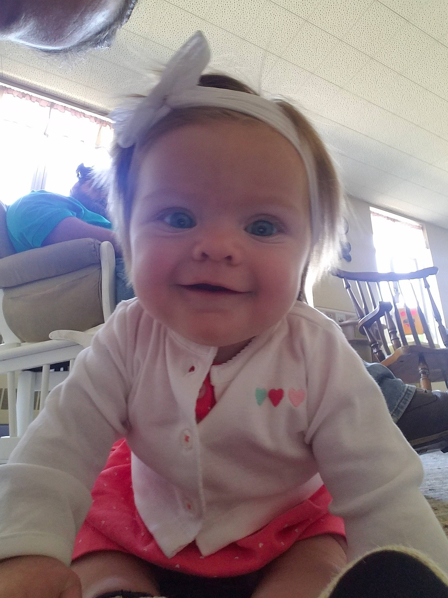 Everlea is registered to the contest to win money with this photo: blond, cheek, child, chin, day, ear, eye, face, forehead, girl, hair, hairstyle, head, human_hair_color, infant, joy, nose, person, pink, product