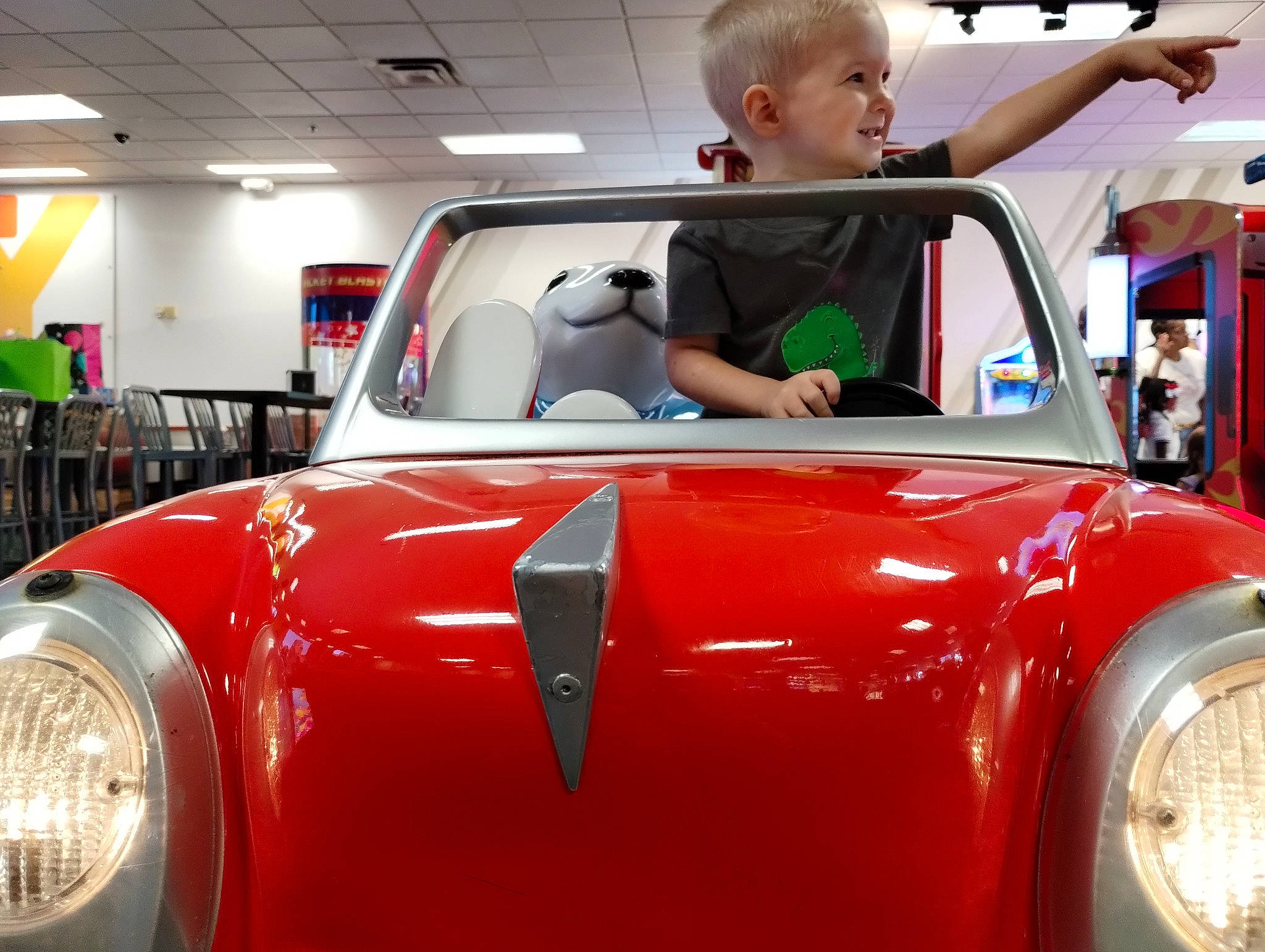 Paul is registered to the contest to win money with this photo: alloy_wheel, auto_part, automotive_design, automotive_exterior, automotive_lighting, automotive_tail_brake_light, bumper, car, classic, classic_car, fender, gas, headlamp, hood, motor_vehicle, person, personal_luxury_car, rim, vehicle, vehicle_door