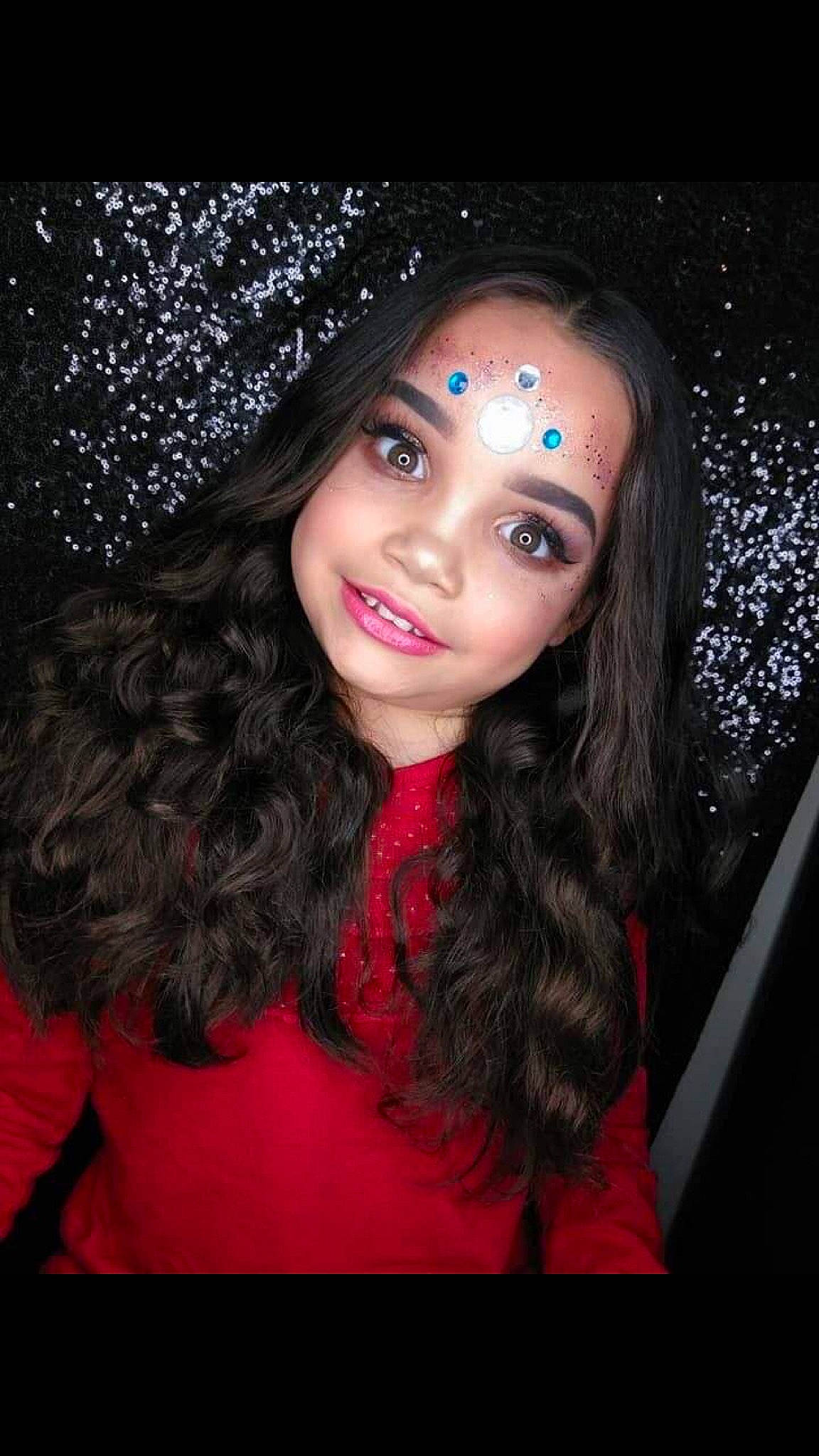 Leona is registered to the contest to win money with this photo: black_hair, cool, darkness, electric_blue, event, eyebrow, eyelash, fashion_design, flash_photography, fun, hairstyle, happy, headgear, iris, joy, lip, lipstick, long_hair, makeover, midnight