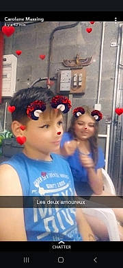 Carolane a rejoint le concours — aidez-le/la à gagner de superbes lots ! child, ear, fun, person, photography, selfie, smile, snapshot, toddler, toy