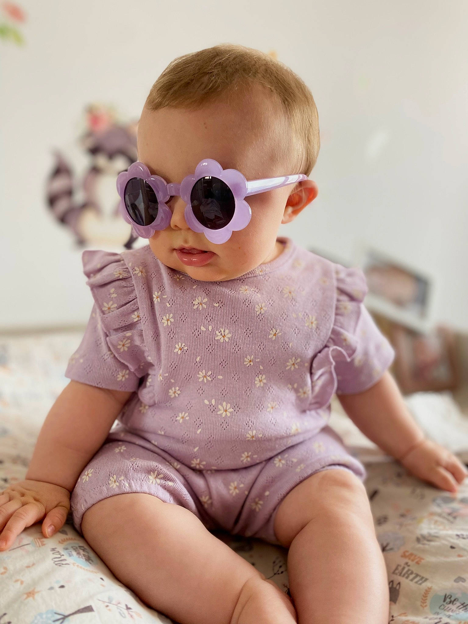 Rafaëla a rejoint le concours — aidez-le/la à gagner de superbes lots ! baby_toddler_clothing, brown_hair, cheek, child, chin, doll, eye, eyewear, fawn, headgear, iris, lip, outerwear, person, personal_protective_equipment, pink, skin, sleeve, thigh, toddler
