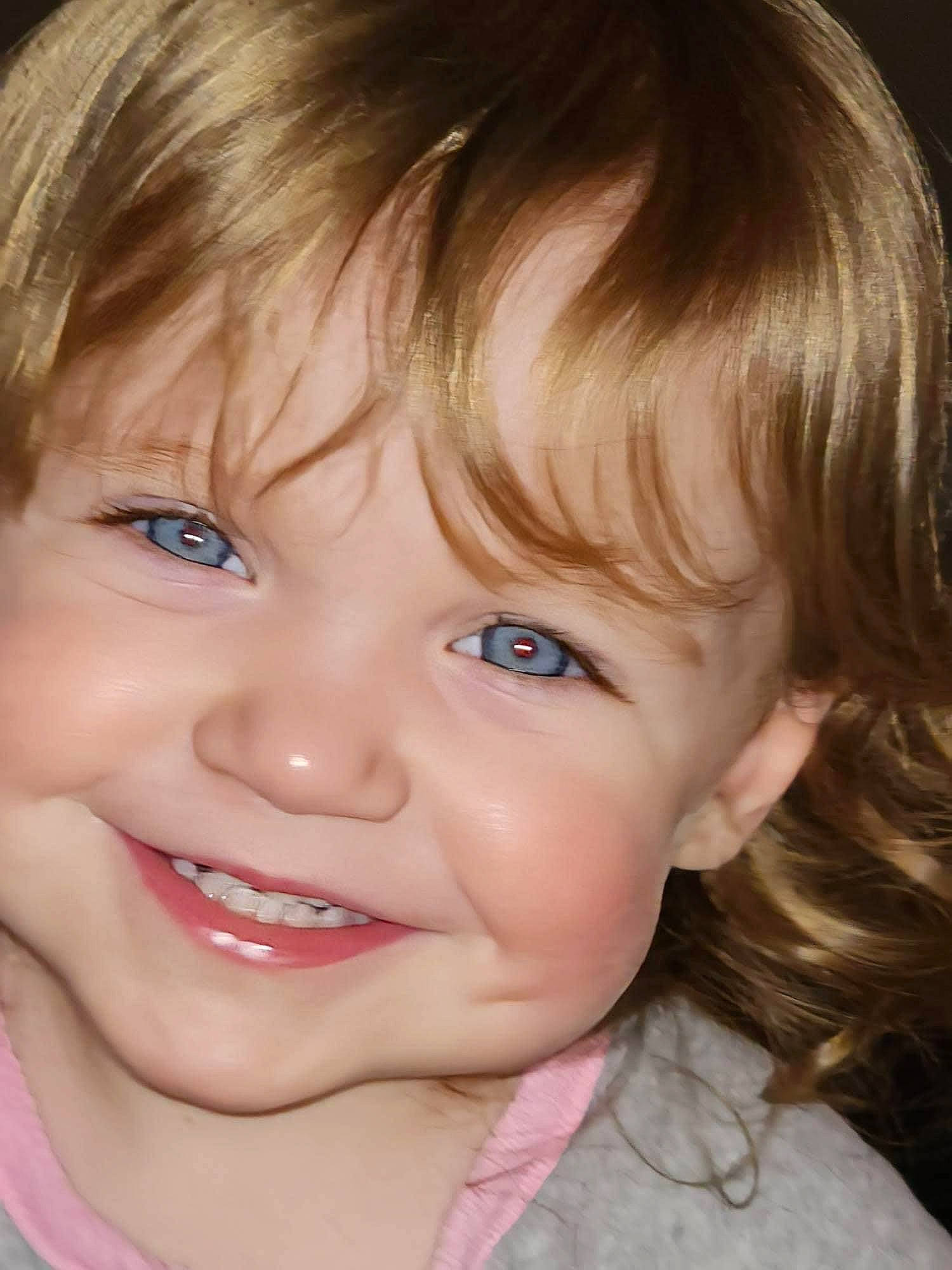 Jocelynn is registered to the contest to win money with this photo: cheek, chin, ear, eye, eyebrow, eyelash, face, facial_expression, forehead, hair, hairstyle, iris, jaw, joy, lip, mouth, nose, organ, person, skin