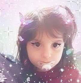 Mariana a rejoint le concours — aidez-le/la à gagner de superbes lots ! bangs, brown_hair, cheek, child, cloud, ear, eyelash, fashion_accessory, flash_photography, fun, hair_coloring, happy, iris, lip, long_hair, magenta, nose, pattern, person, toddler