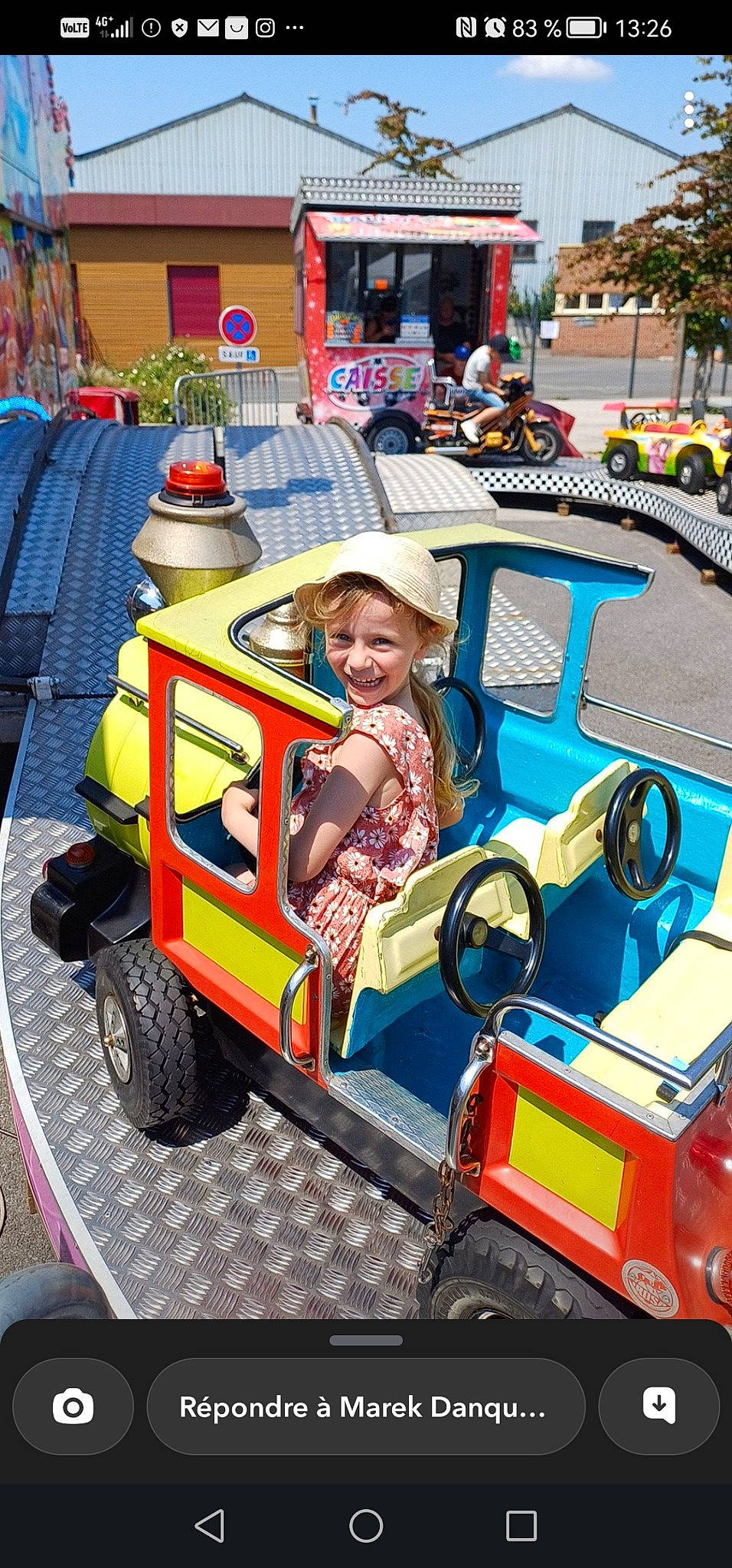 Thaina a rejoint le concours — aidez-le/la à gagner de superbes lots ! auto_part, automotive_design, automotive_exterior, automotive_tire, automotive_wheel_system, bumper, car, classic, fun, hat, joy, land_vehicle, mode_of_transport, motor_vehicle, person, recreation, riding_toy, smile, tire, toddler