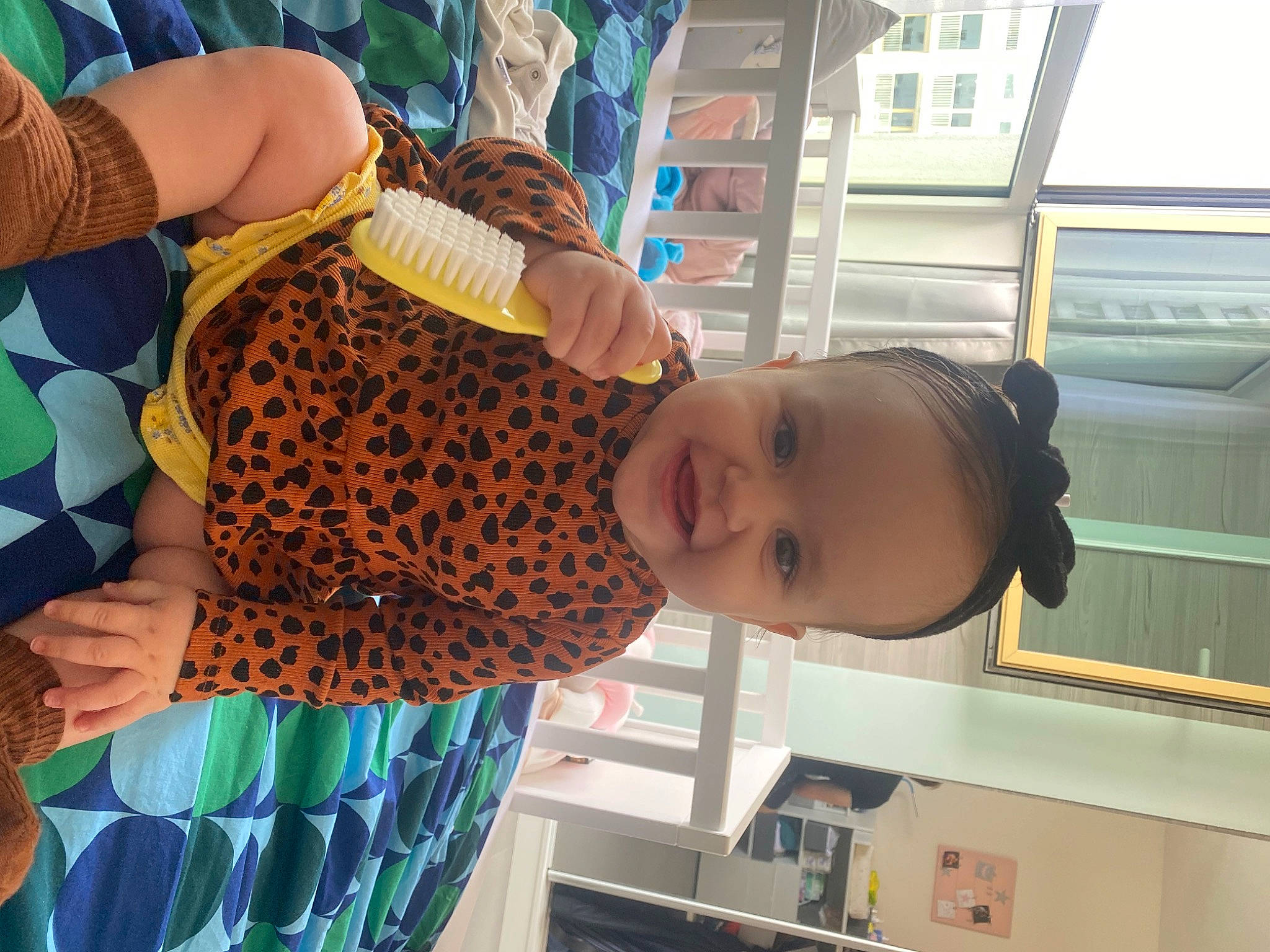 Kamila a rejoint le concours — aidez-le/la à gagner de superbes lots ! baby, child, elbow, fun, happy, human_leg, joy, leisure, linens, pattern, person, play, room, thigh, thumb, toddler, vacation, visual_arts, water, world