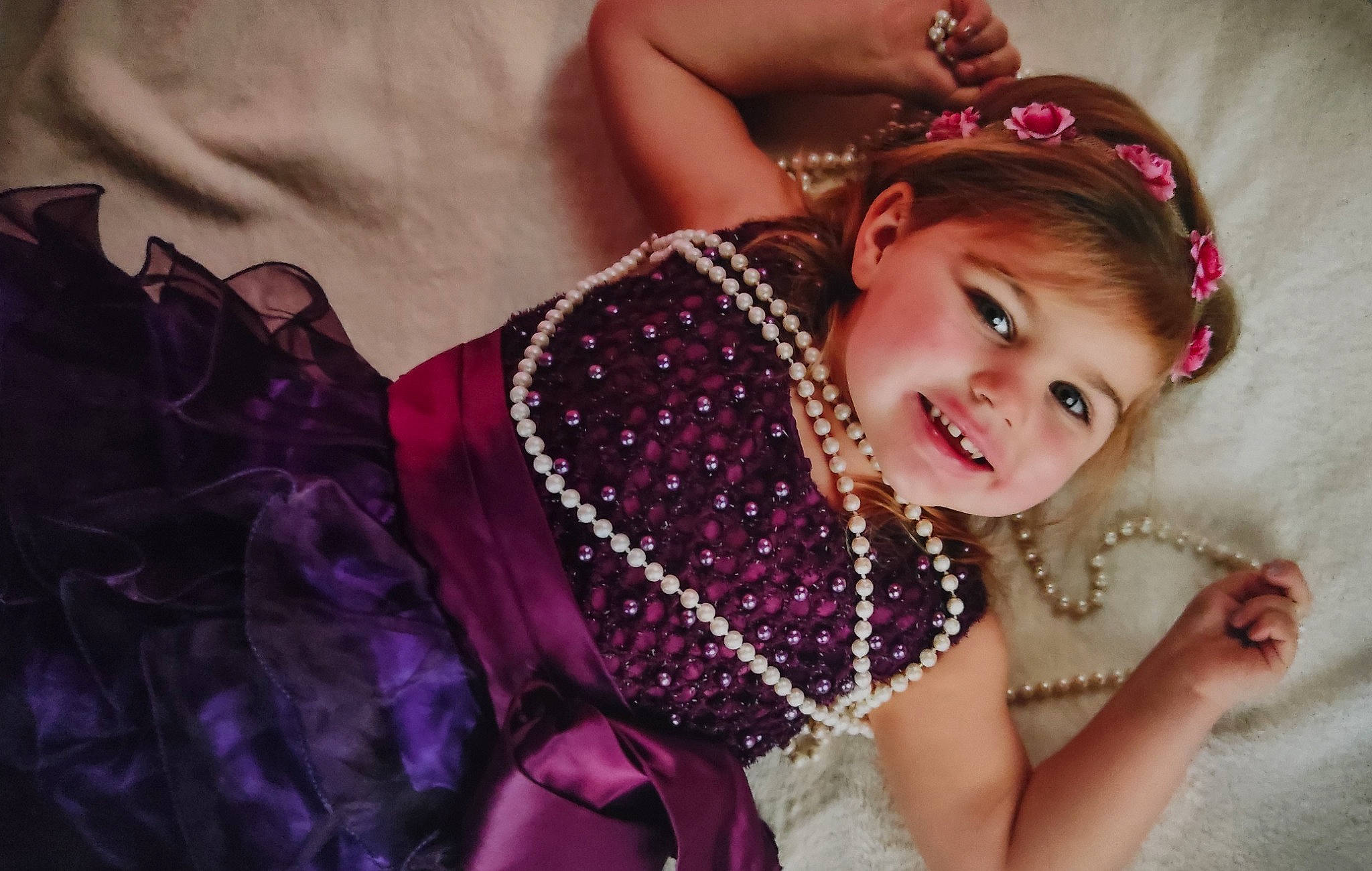 Alycia participe au concours pour gagner de l'argent avec cette photo : bridal_accessory, embellishment, event, fashion_design, flash_photography, fun, hair_accessory, happy, headband, headgear, headpiece, iris, jewellery, joy, magenta, pattern, person, pink, purple, smile