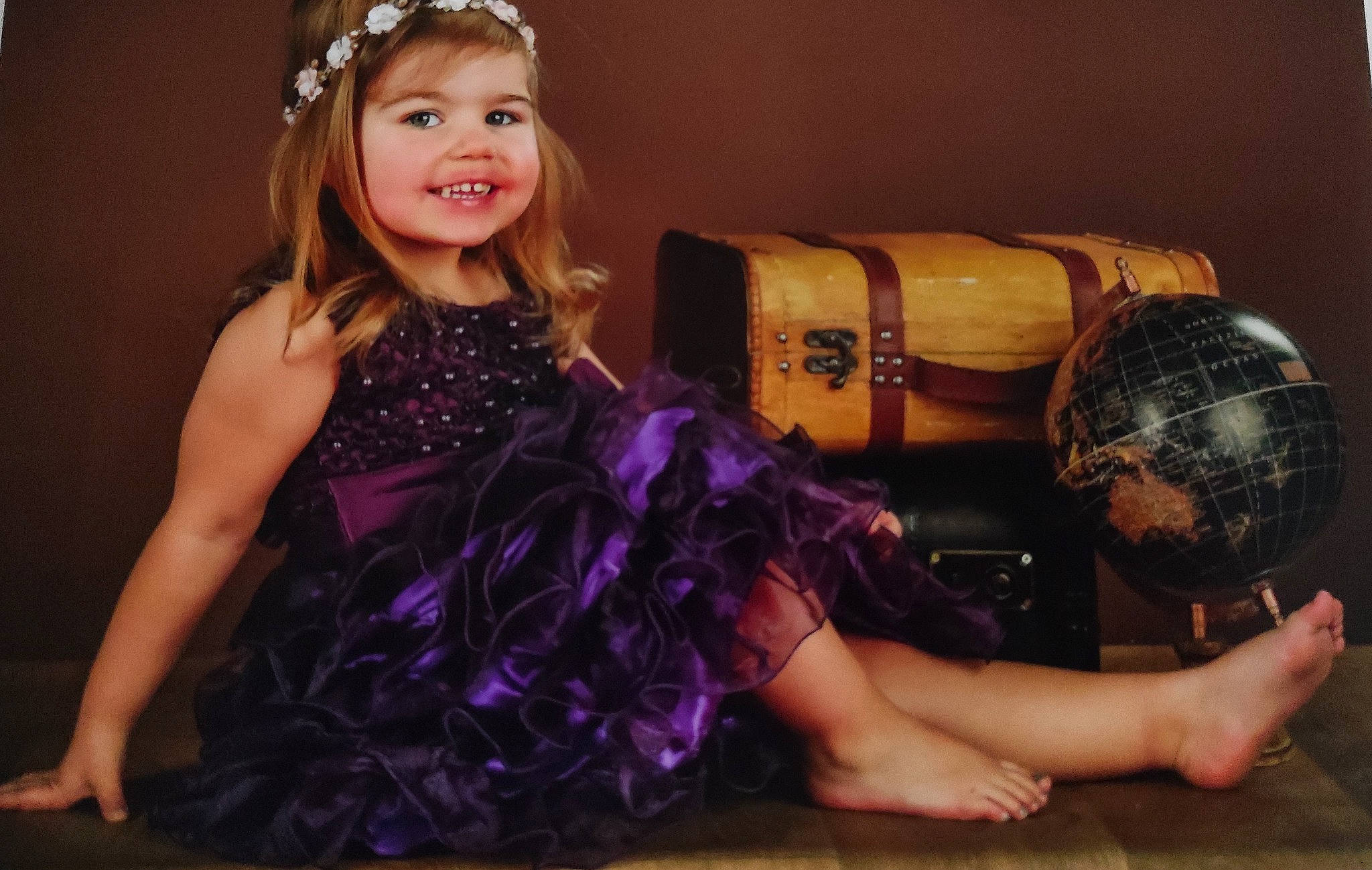 Alycia a rejoint le concours — aidez-le/la à gagner de superbes lots ! beauty, child, dress, face, facial_expression, fashion, fashion_design, flash_photography, hair, hairstyle, happy, headgear, headpiece, jewellery, joy, membranophone, person, pink, purple, skin