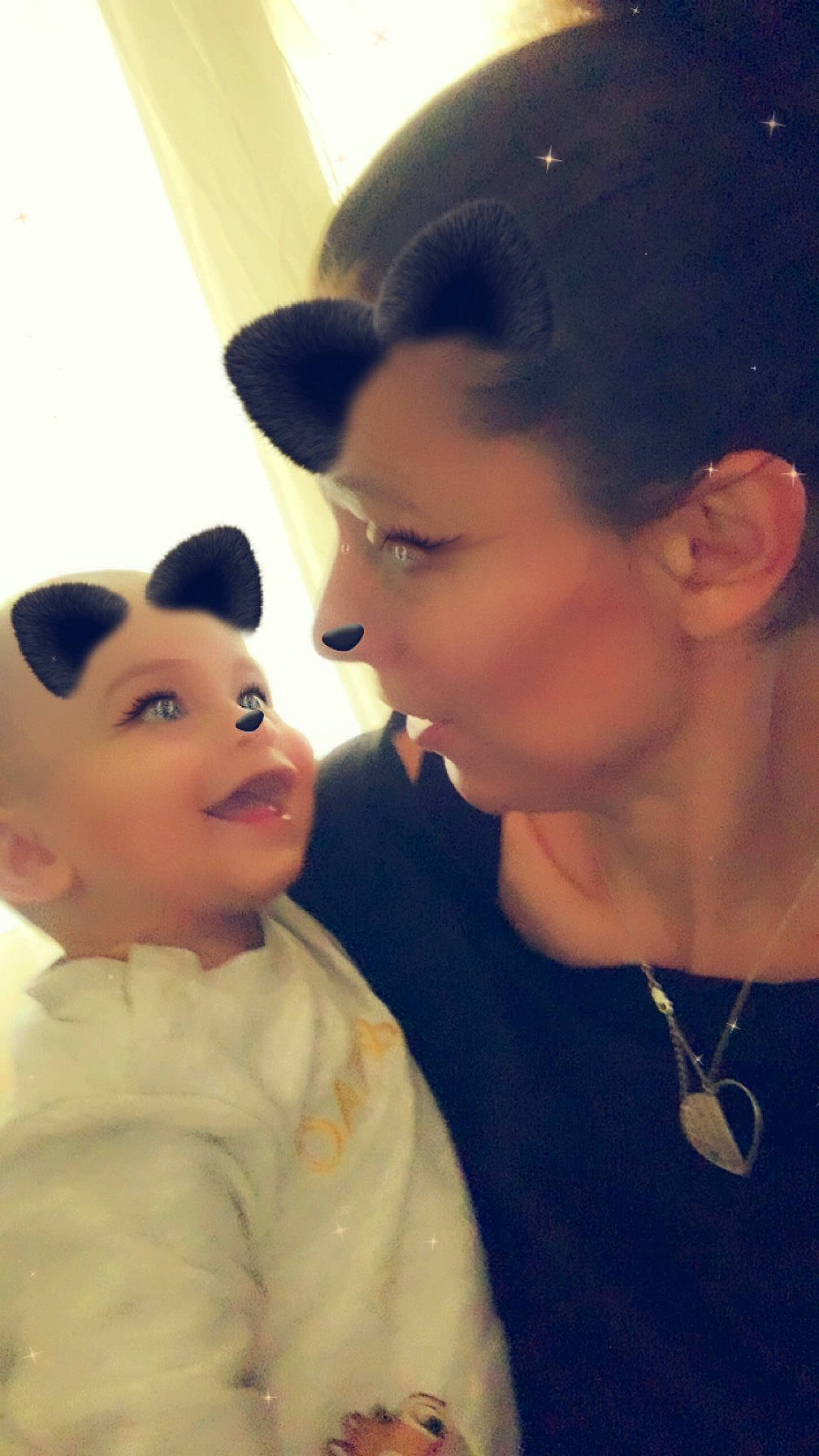 Nathéo a rejoint le concours — aidez-le/la à gagner de superbes lots ! black_hair, cheek, chin, cool, ear, event, eyebrow, eyelash, forehead, fun, gesture, hairstyle, happy, interaction, lip, mouth, neck, nose, person, skin