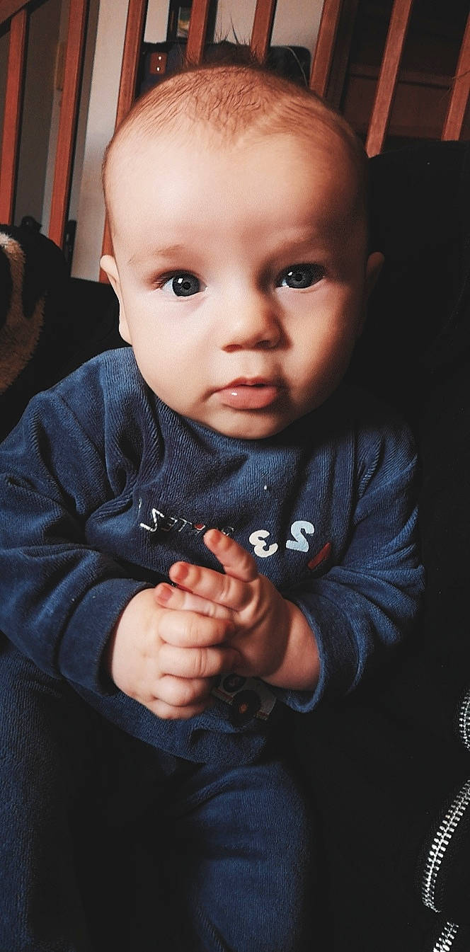 Evhan a rejoint le concours — aidez-le/la à gagner de superbes lots ! baby, cheek, child, chin, cool, eye, eyebrow, face, finger, forehead, hand, head, lip, male, nose, outerwear, person, photography, skin, smile