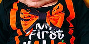 Noah participe au concours pour gagner de l'argent avec cette photo : baby, black, blue_eyes, bowtie, celebration, child, clothing, costume, cute, face, festive, halloween, hat, holiday, infant, orange, portrait, pumpkin, sitting, smile