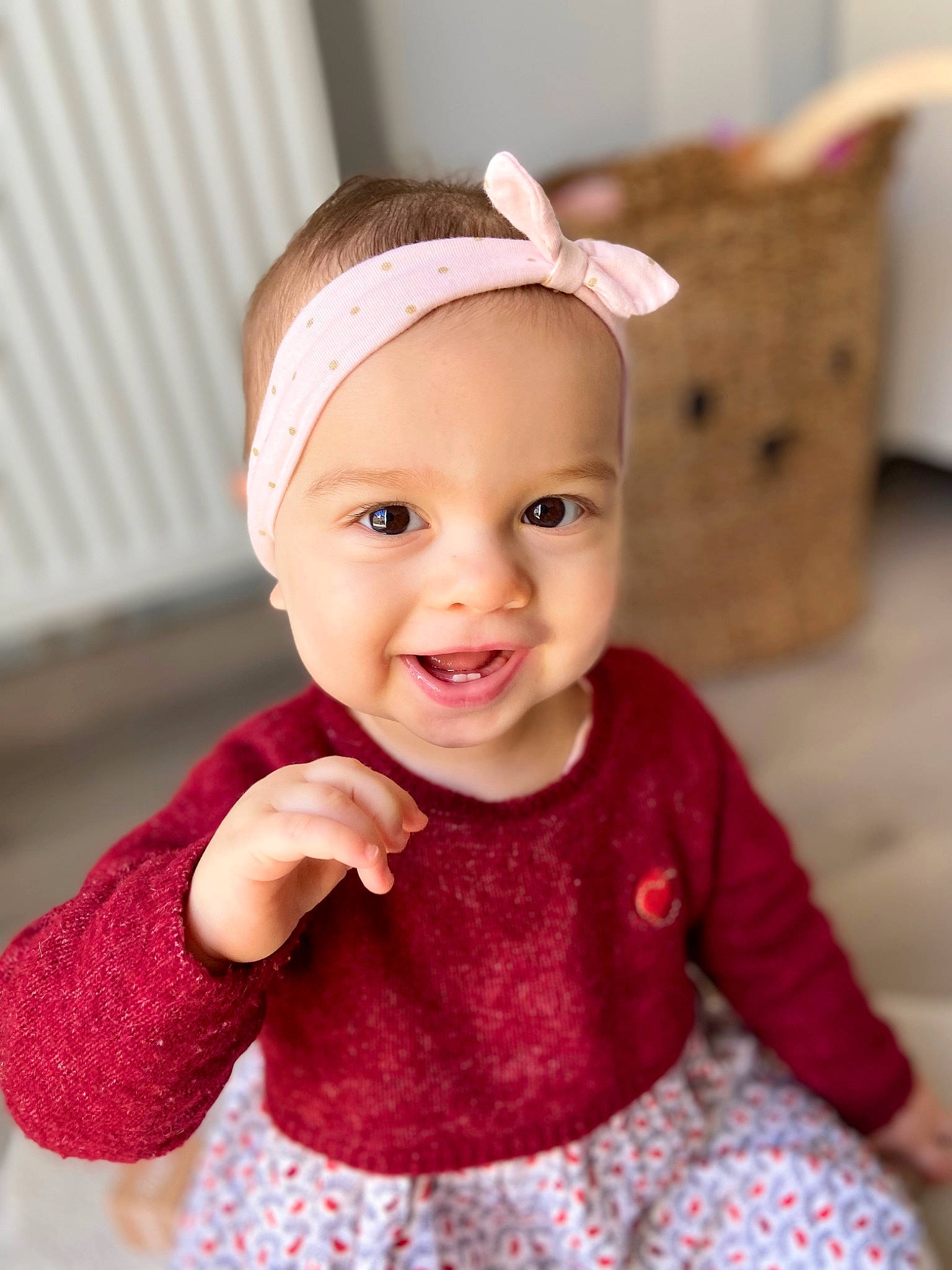 Maëlys participe au concours pour gagner de l'argent avec cette photo : baby, baby_toddler_clothing, cap, cheek, child, chin, clothing, eye, face, happy, head, headwear, lip, mammal, outerwear, person, pink, skin, sleeve, smile