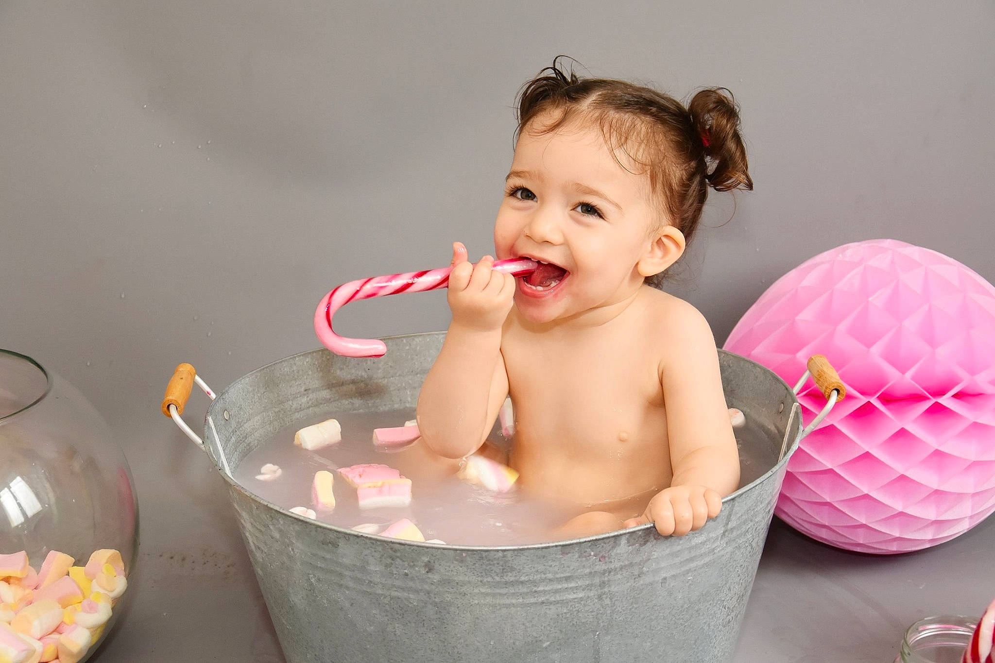 Lynn a rejoint le concours — aidez-le/la à gagner de superbes lots ! baby, bathing, child, person, pink, toddler
