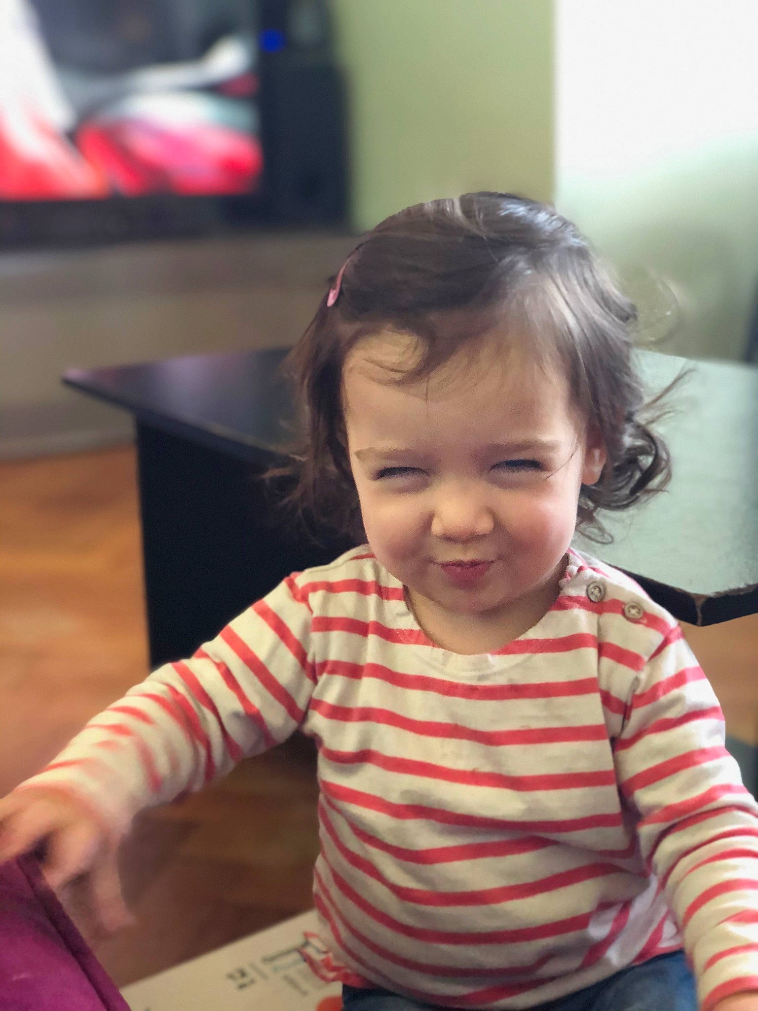 Lynn a rejoint le concours — aidez-le/la à gagner de superbes lots ! baby, cheek, child, ear, electronic_device, person, skin, smile, toddler