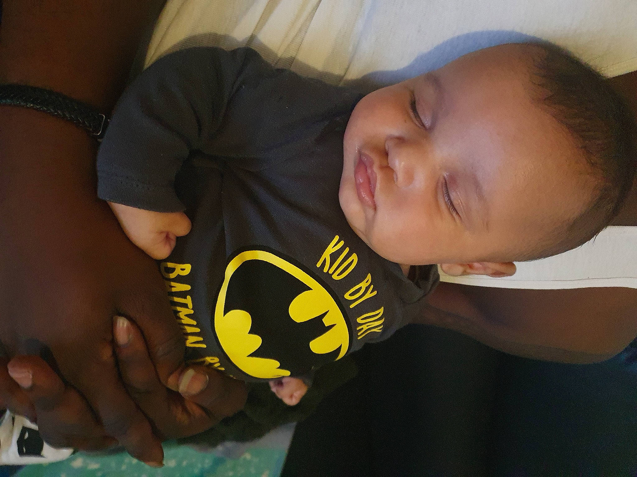 Marc a rejoint le concours — aidez-le/la à gagner de superbes lots ! baby, baby_products, baby_toddler_clothing, cheek, child, comfort, ear, elbow, finger, hand, happy, iris, mouth, nail, neck, nose, person, skin, sleeve, thumb