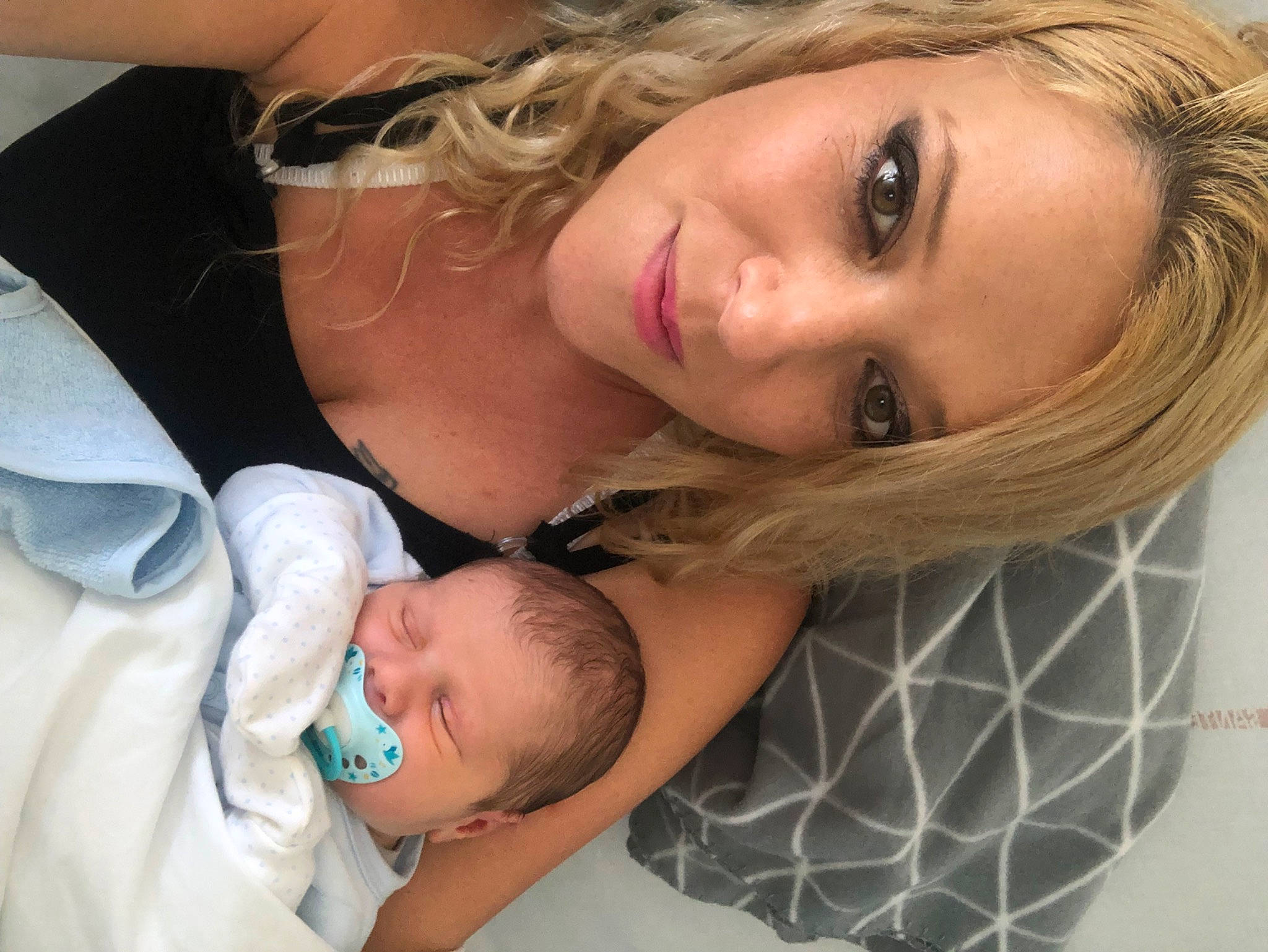 Timéo participe au concours pour gagner de l'argent avec cette photo : baby, beauty, brown_hair, cheek, child, comfort, eyelash, fashion_design, flash_photography, gesture, happy, jewellery, joy, layered_hair, lip, makeover, mouth, nose, organ, person