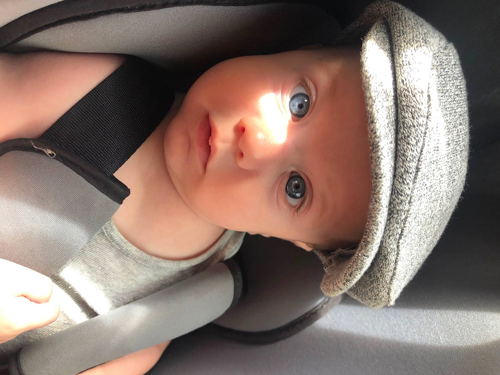 Timéo a rejoint le concours — aidez-le/la à gagner de superbes lots ! black_hair, cap, car_seat, cheek, chest, child, comfort, electric_blue, eyelash, eyewear, fashion_accessory, flash_photography, fun, headwear, jaw, lip, mouth, nose, person, portrait_photography